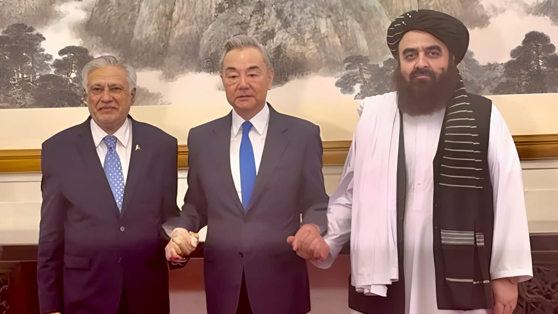 CPEC का अफगानिस्तान तक विस्तार करेगा चीन, तालिबान सरकार और पाकिस्तान के साथ किया समझौता CPEC का अफगानिस्तान तक विस्तार करेगा चीन, तालिबान सरकार और पाकिस्तान के साथ किया समझौता