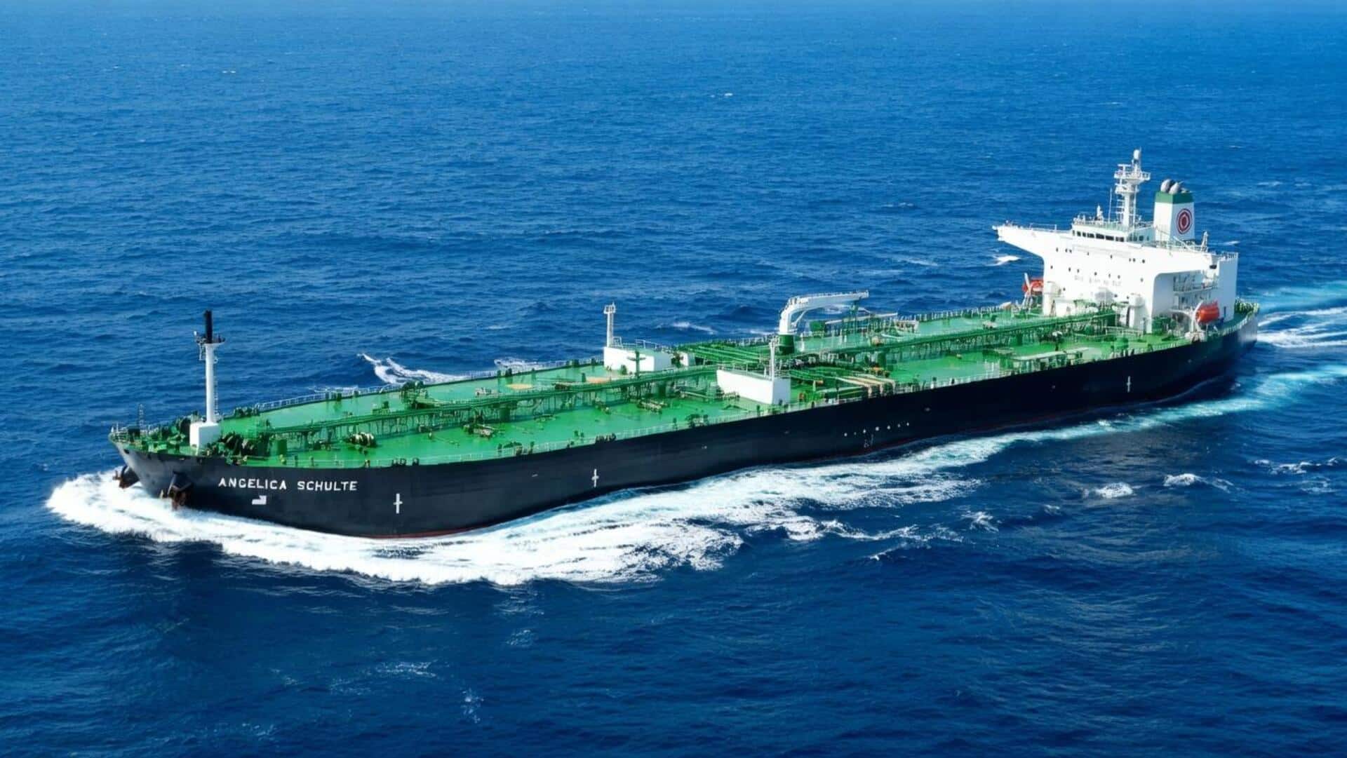 अमेरिकी नाकाबंदी के बावजूद चीनी टैंकर ने पार किया होर्मुज जलडमरूमध्य