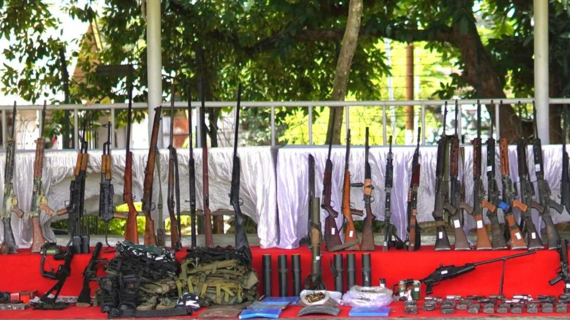 मणिपुर में अब तक का सबसे बड़ा छापा, 86 हथियार और 974 गोला-बारूद बरामद मणिपुर में अब तक का सबसे बड़ा छापा, 86 हथियार और 974 गोला-बारूद बरामद