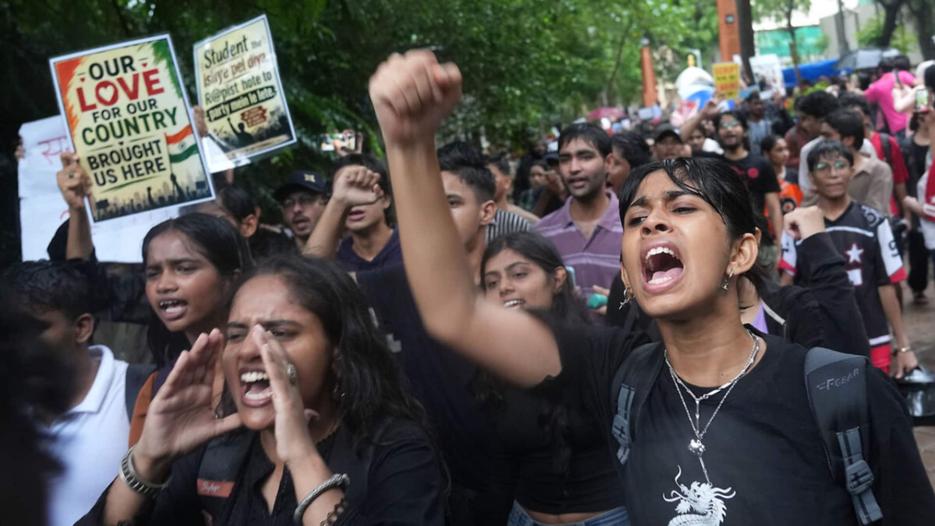 क्या अपशब्दों का इस्तेमाल करने पर हो सकती है जेल, क्या कहता है कानून?