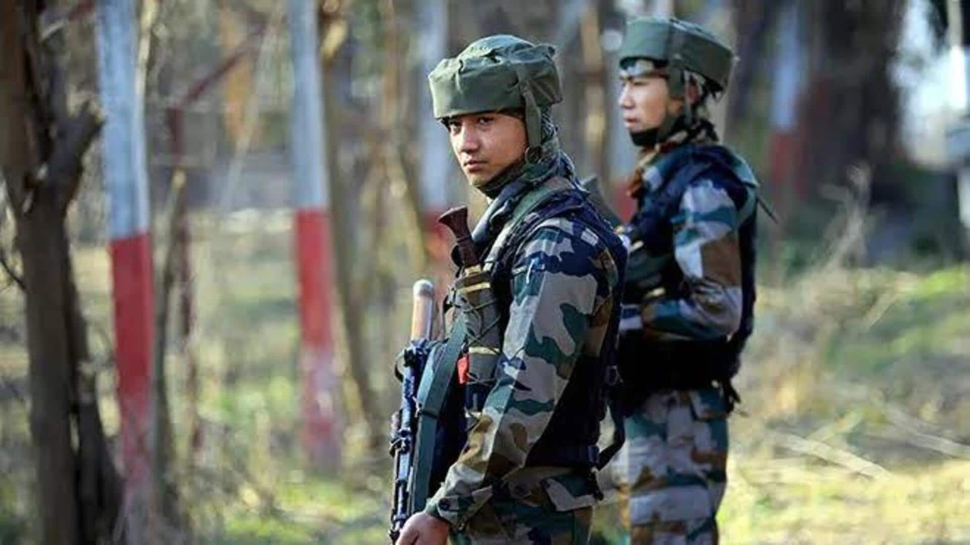 जम्मू-कश्मीर के बडगाम में हथियार और ग्रेनेड के साथ 2 आतंकी सहयोगी गिरफ्तार जम्मू-कश्मीर के बडगाम में हथियार और ग्रेनेड के साथ 2 आतंकी सहयोगी गिरफ्तार