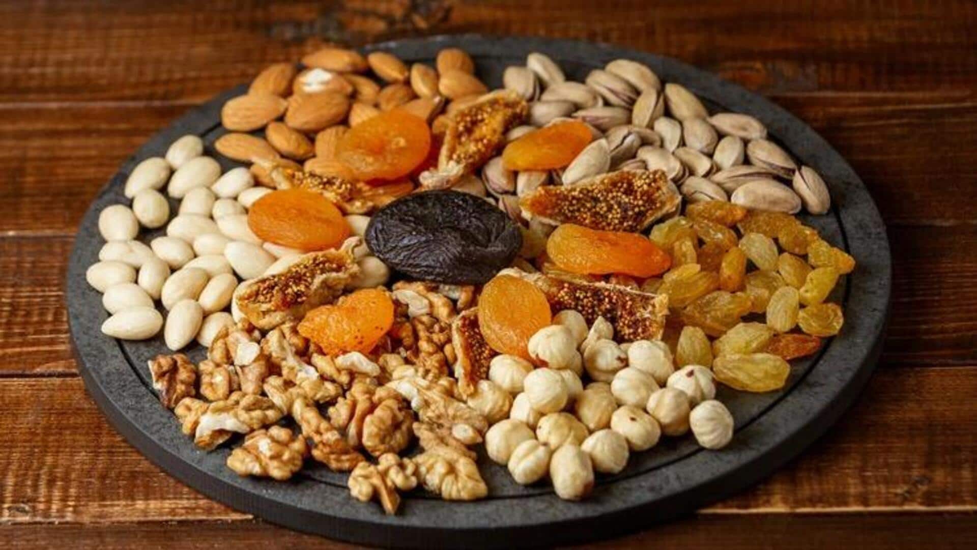 30 साल की उम्र के बाद महिलाएं अपनी डाइट में शामिल करें ये 5 सूखे मेवे 30 साल की उम्र के बाद महिलाएं अपनी डाइट में शामिल करें ये 5 सूखे मेवे