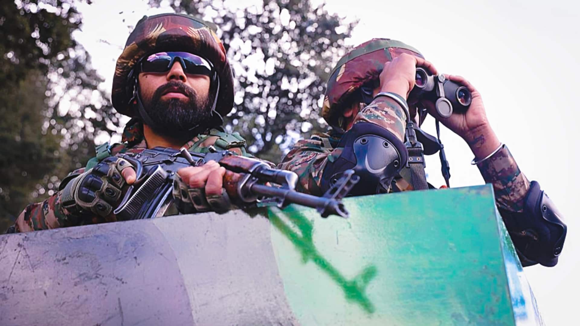 जम्मू-कश्मीर के कुपवाड़ा में LoC पर कैमरा लगाते समय पाकिस्तानी सेना ने की गोलीबारी, जवाब मिला