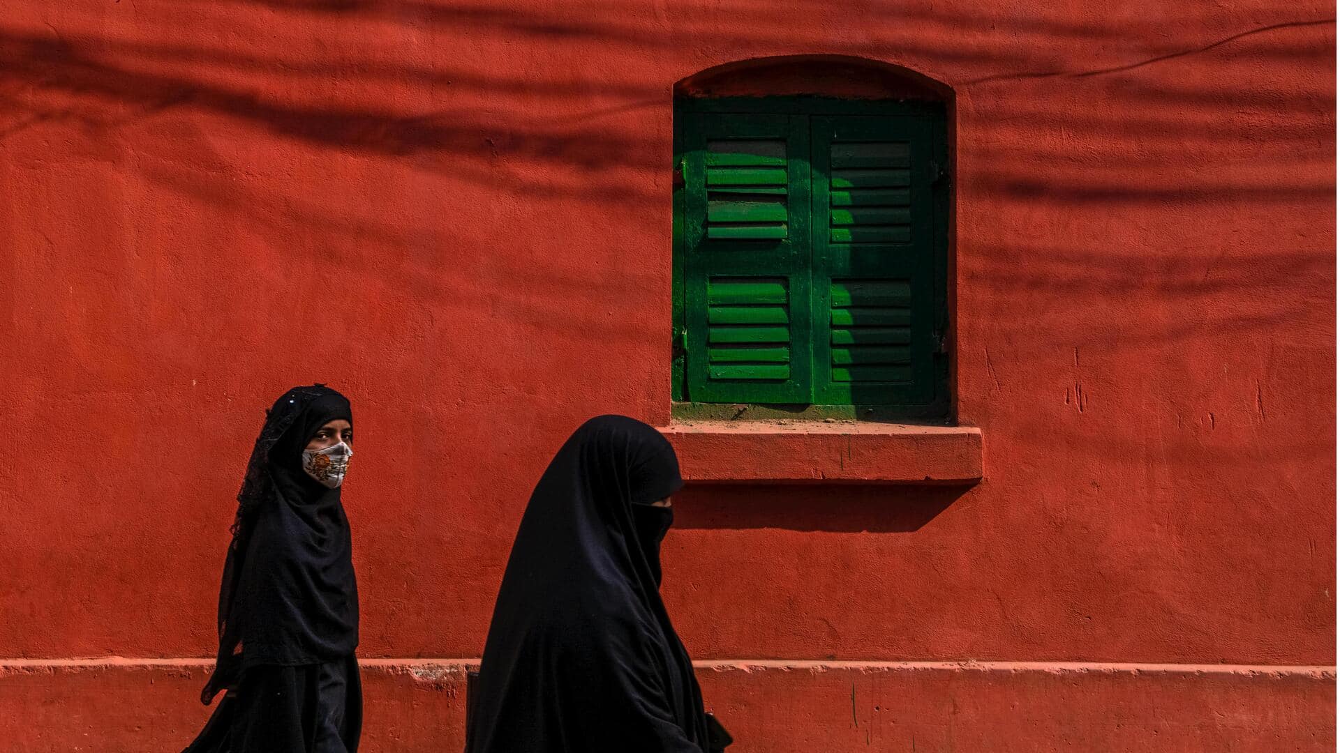 पाकिस्तान: महिलाओं को हज के लिए पति या माता-पिता की अनुमति लेनी होगी