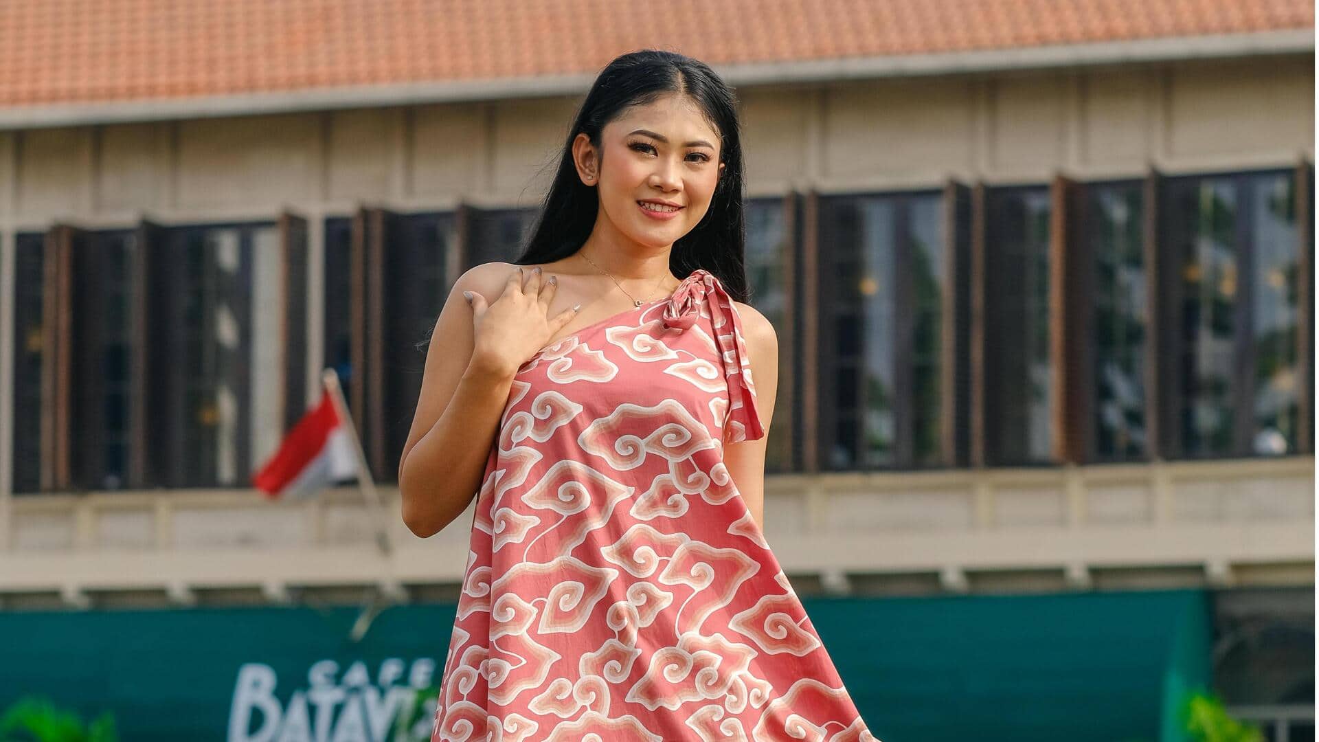 इंडो-वेस्टर्न पहनावे में शामिल करें बटिक प्रिंट, पहनें इससे प्रेरित ये सुंदर कपड़े 