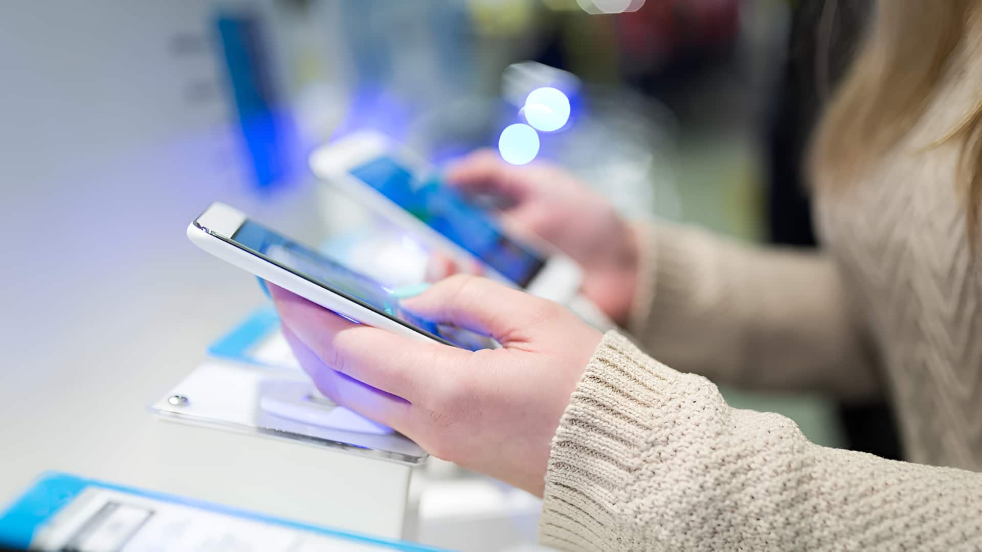 चोरी वाला या क्लोन किया स्मार्टफोन खरीदने से कैसे बचें? सरकार ने दी सलाह