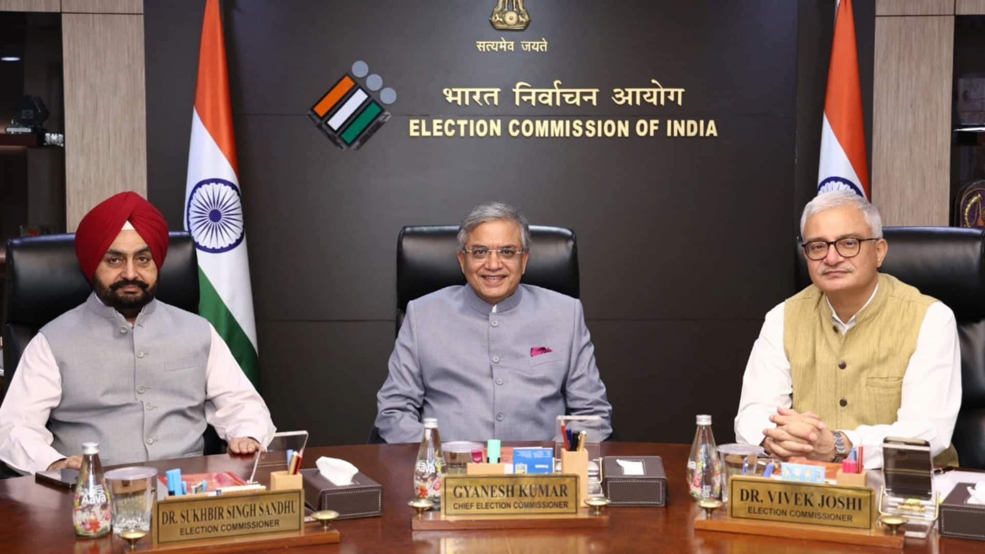 2 चुनाव आयुक्तों ने ECI के कामकाज पर उठाए सवाल, 14 बार दर्ज कराई आपत्ति- रिपोर्ट
