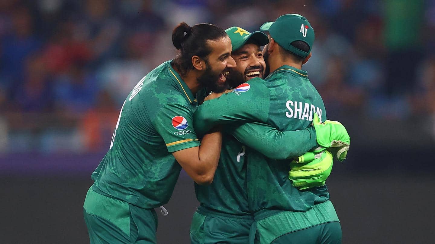 टी-20 विश्व कप: पाकिस्तान ने 10 विकेट से भारत को हराया, मैच में बने ये रिकॉर्ड्स
