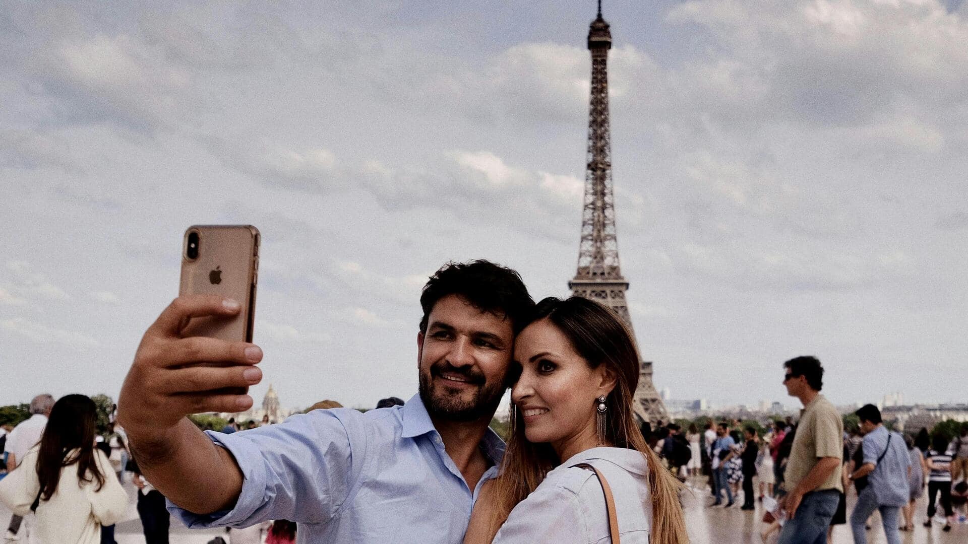 किसी भी नई जगह पर स्थानीय लोगों की तरह यात्रा करने के लिए अपनाएं ये टिप्स 