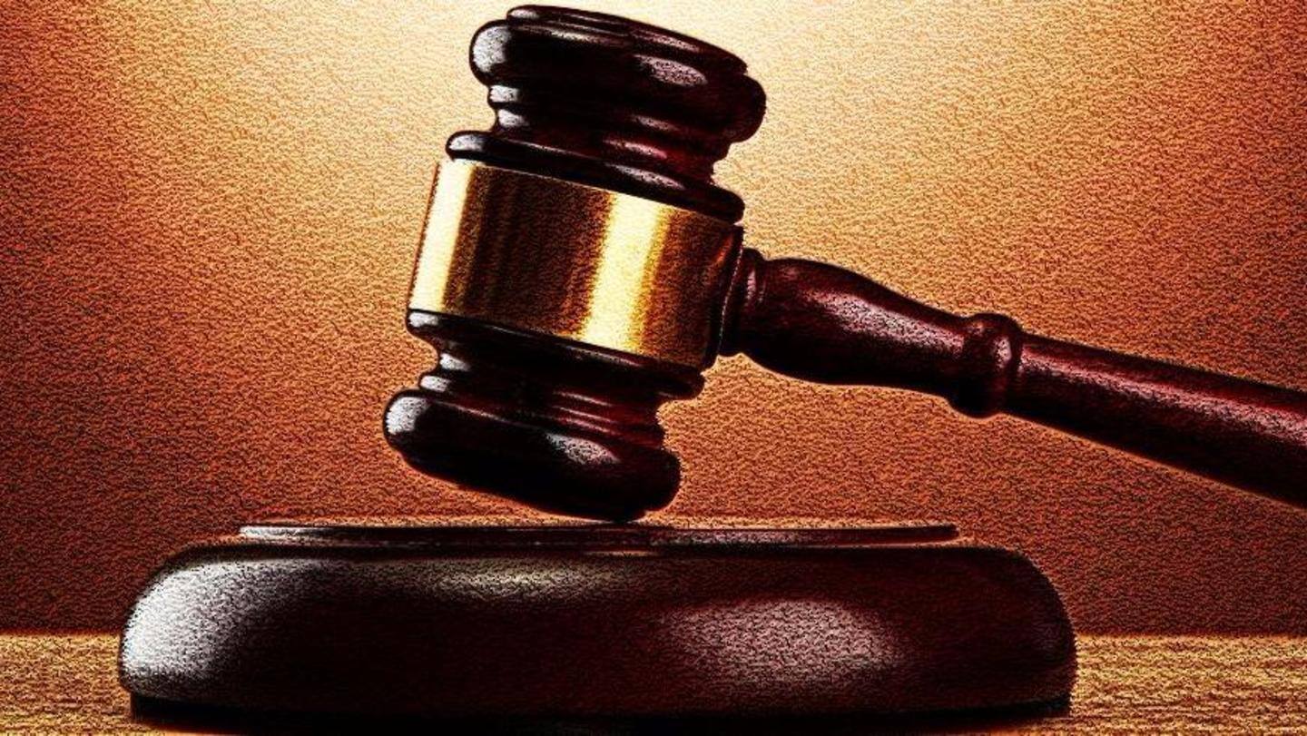 पांच जजों की पीठ ने सुनाया अहम फैसला पांच जजों की पीठ ने सुनाया अहम फैसला