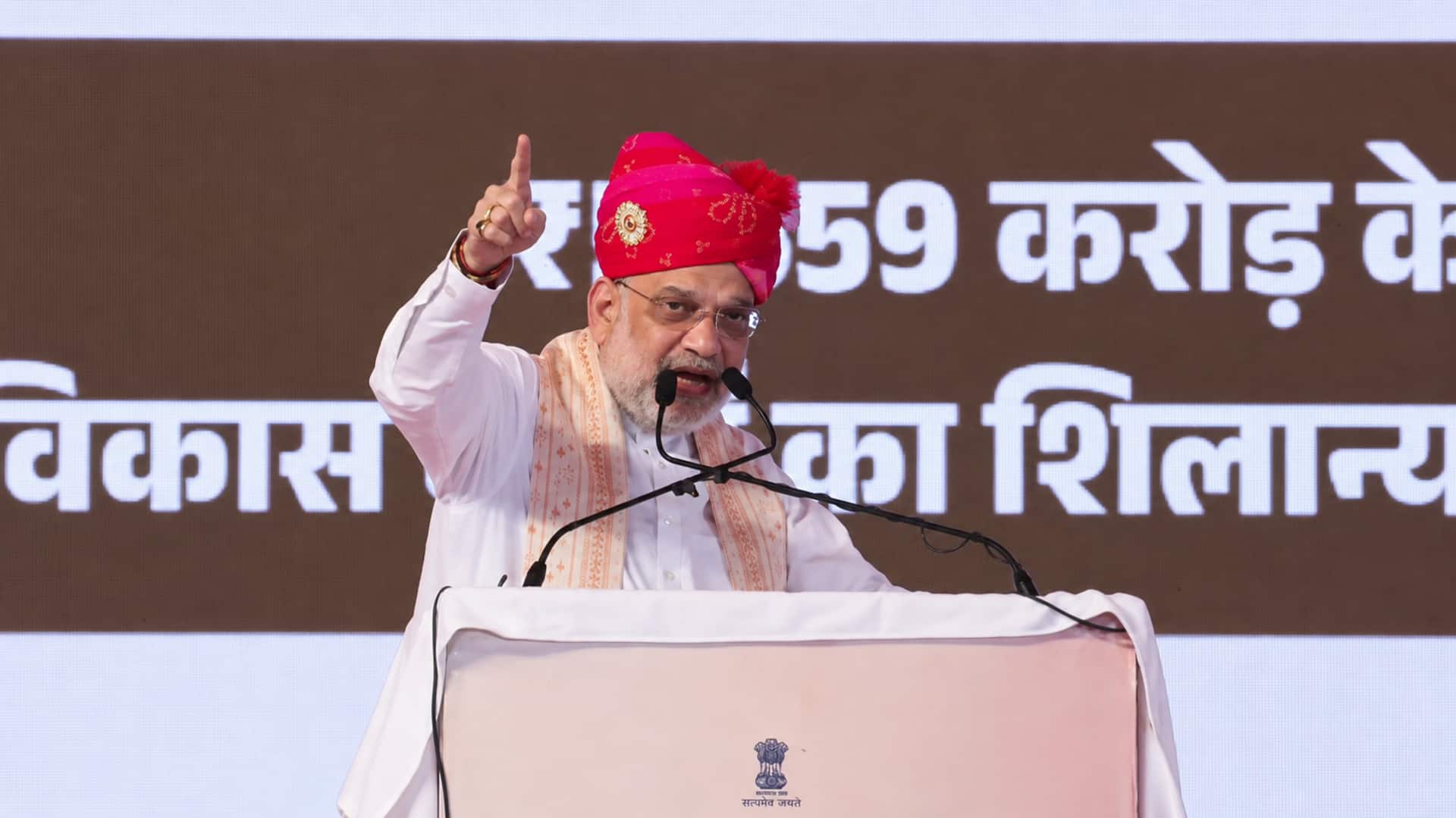 अमित शाह का सोनिया गांधी पर निशाना, कहा- वंदे मातरम के अपमान पर माफी मांगो