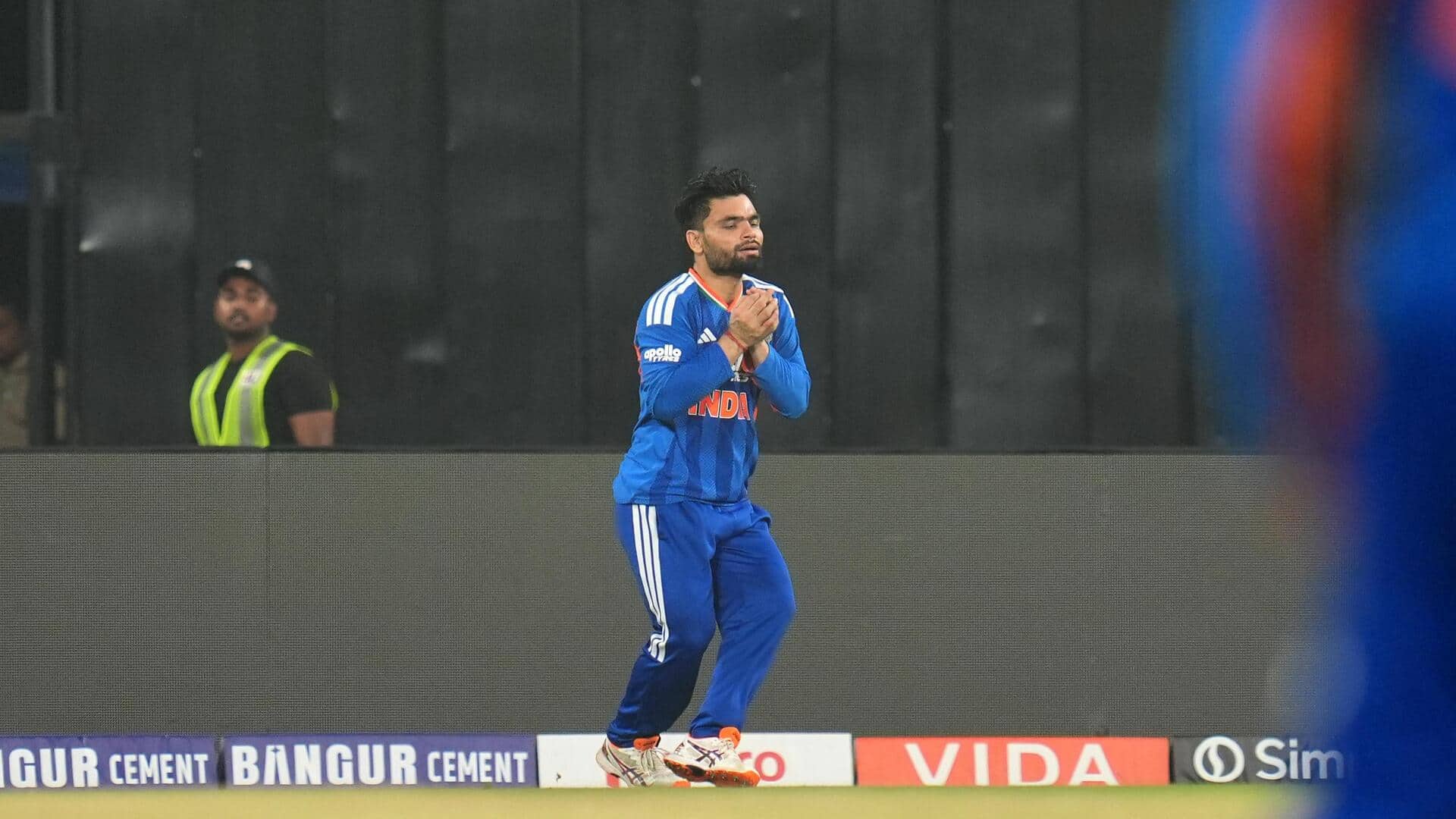 टी-20 विश्व कप: जिम्बाब्वे के खिलाफ मैच से पहले व्यक्तिगत कारणों से घर लौटे रिंकू सिंह