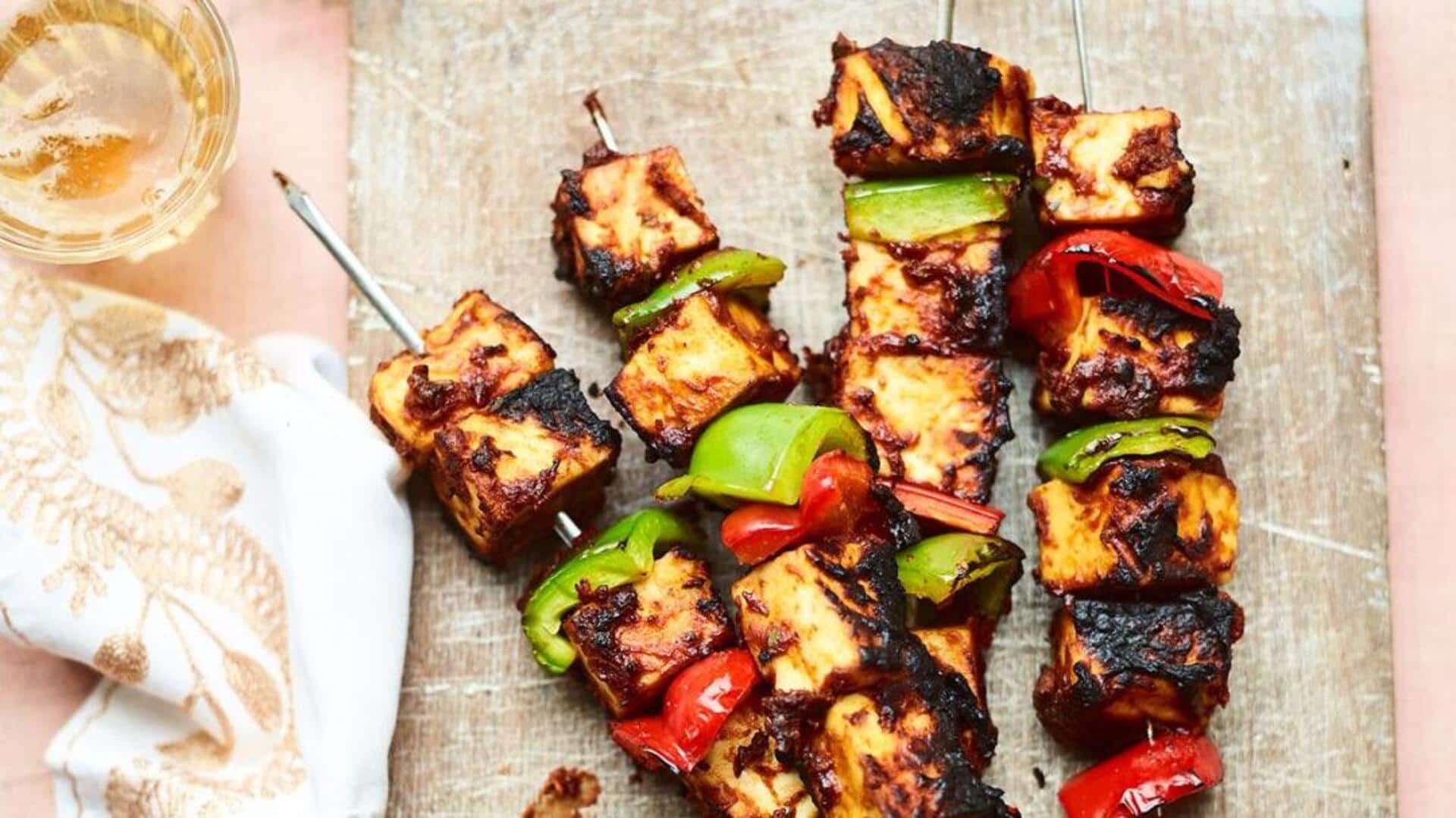 शाम के समय कुछ नया खाना चाहते हैं? बनाकर देखें ये 4 तरह के पनीर स्टिक्स