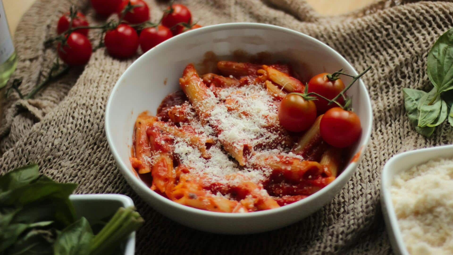 गैस सिलेंडर नहीं है? माइक्रोवेव में एक कटोरे में बनाएं ये 5 बेहतरीन व्यंजन