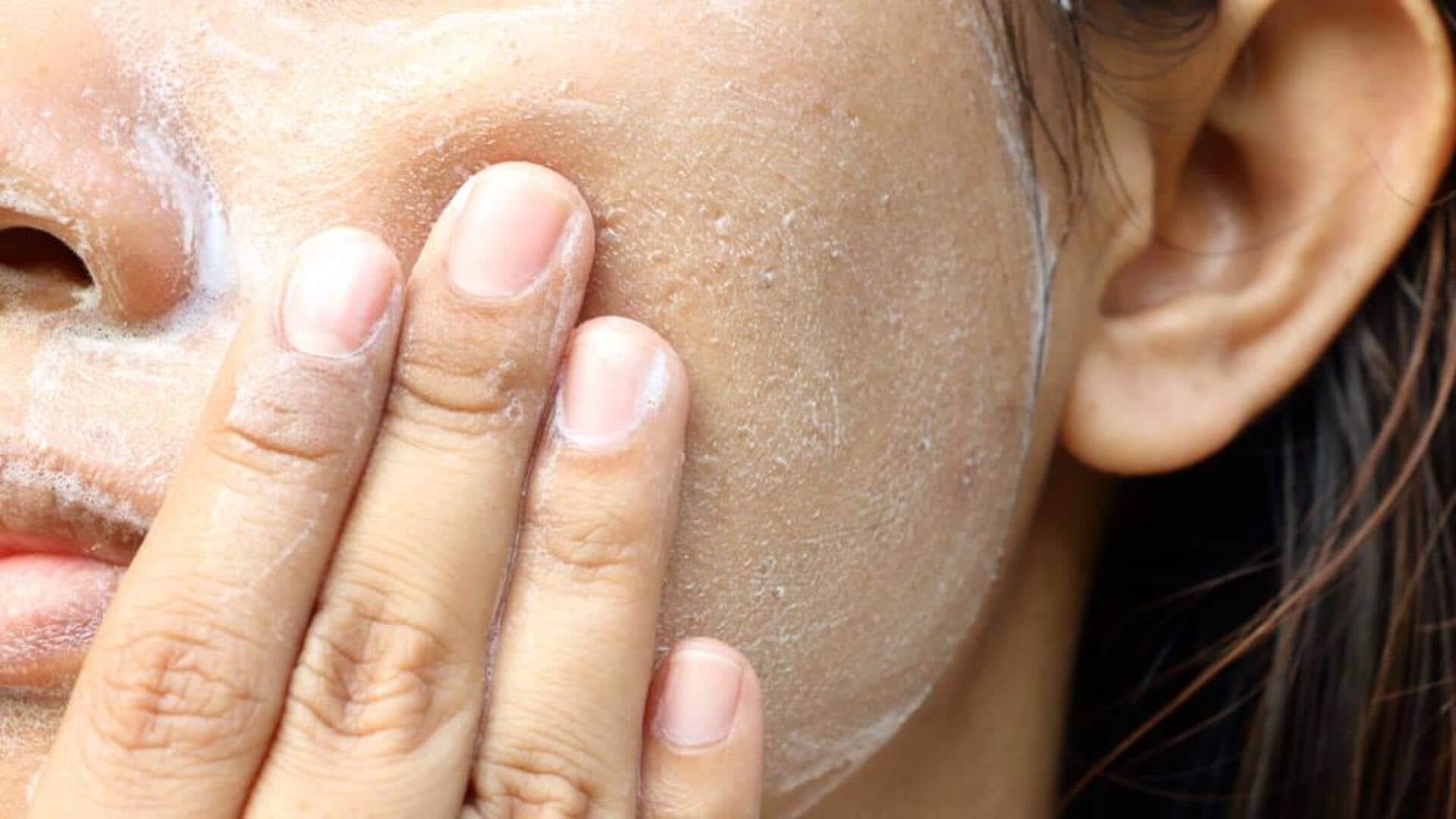 चेहरे की एक्सफोलिएशन करने से मिल सकते हैं ये 5 फायदे