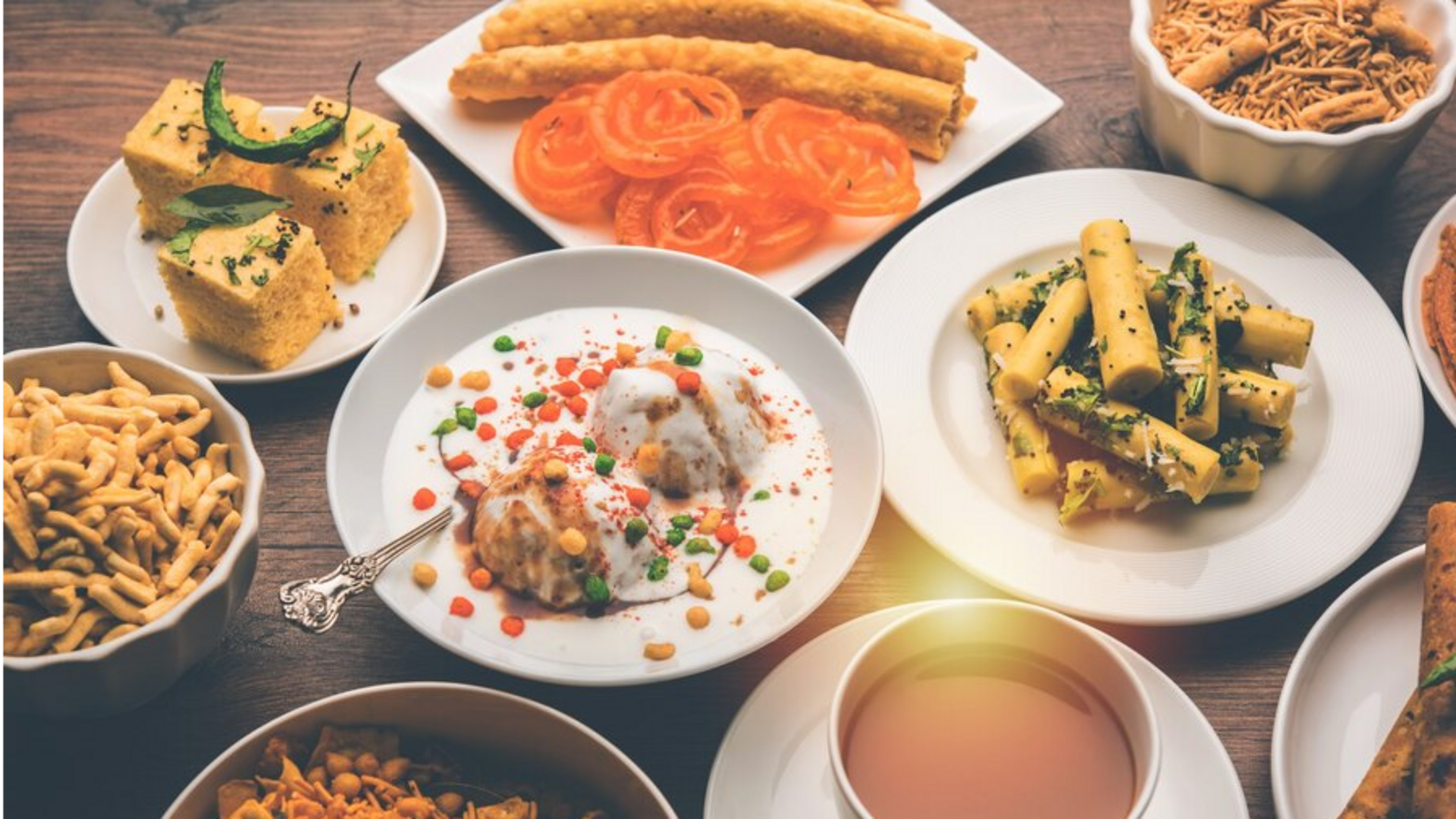 घर पर बनाएं ये 5 स्वादिष्ट गुजराती स्नैक्स, आसान है इनकी रेसिपी