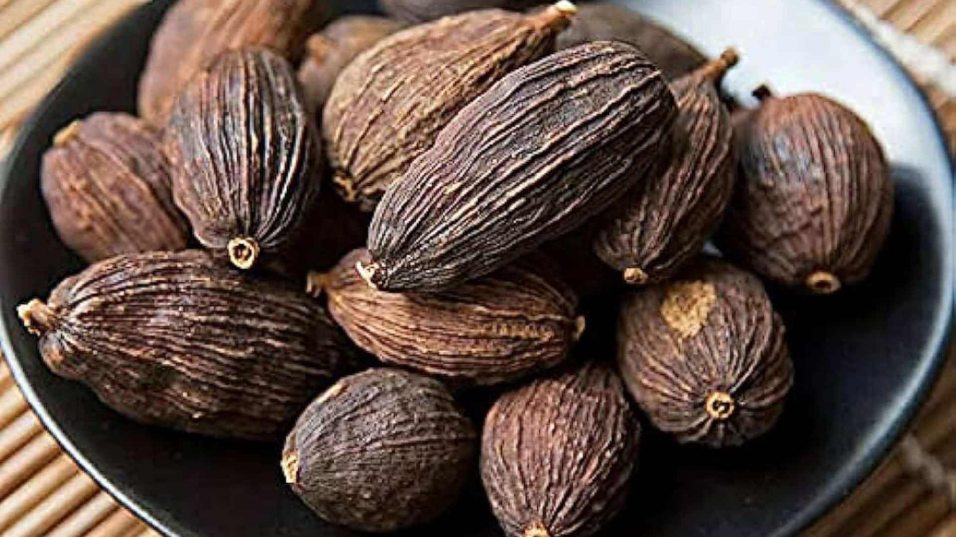 बड़ी इलायची का सेवन स्वास्थ्य के लिए है लाभदायक, जानें इसके फायदे बड़ी इलायची का सेवन स्वास्थ्य के लिए है लाभदायक, जानें इसके फायदे