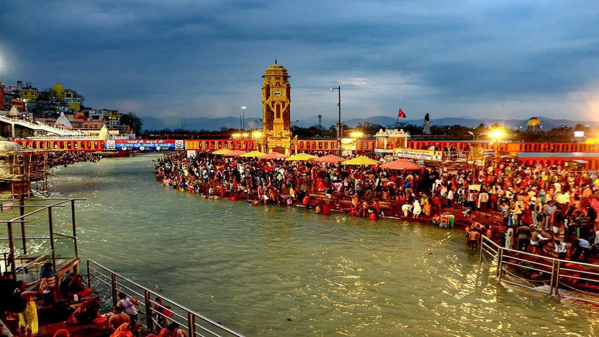 गंगा नदी के किनारे मौजूद हैं ये प्रसिद्ध मंदिर, जरूर करें दर्शन