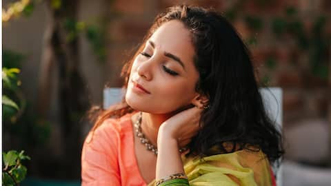 खुशी और आंतरिक शांति महसूस करने के लिए आपको करने चाहिए ये 5 काम