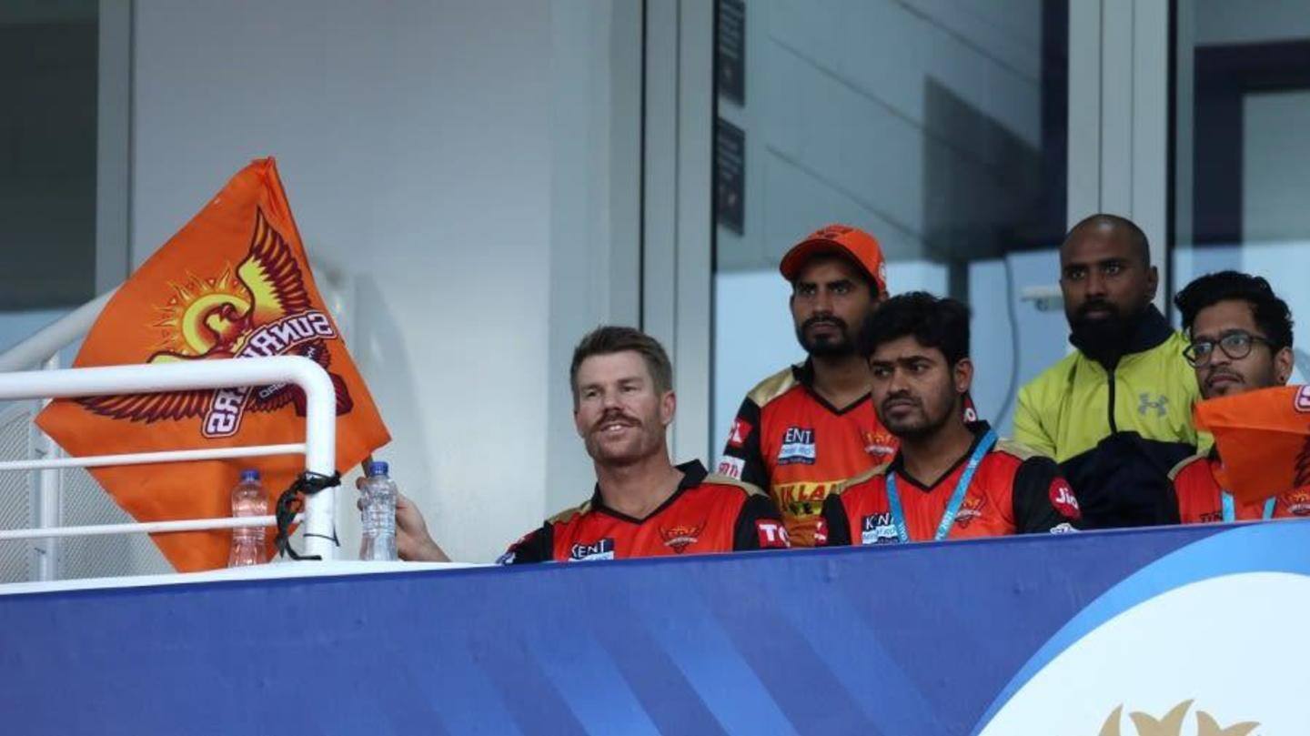 IPL में अपनी टीम के डगआउट में भी नहीं मिली थी वॉर्नर को जगह IPL में अपनी टीम के डगआउट में भी नहीं मिली थी वॉर्नर को जगह