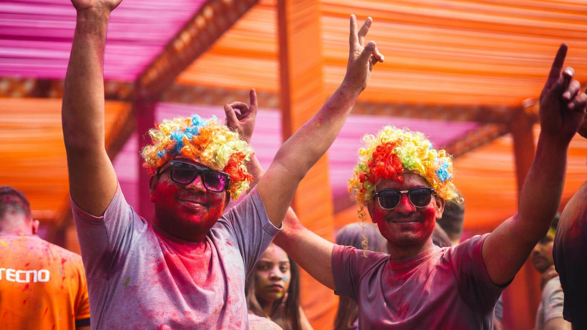 घर पर मजेदार होली पार्टी आयोजित करने के लिए अपनाएं ये 5 टिप्स