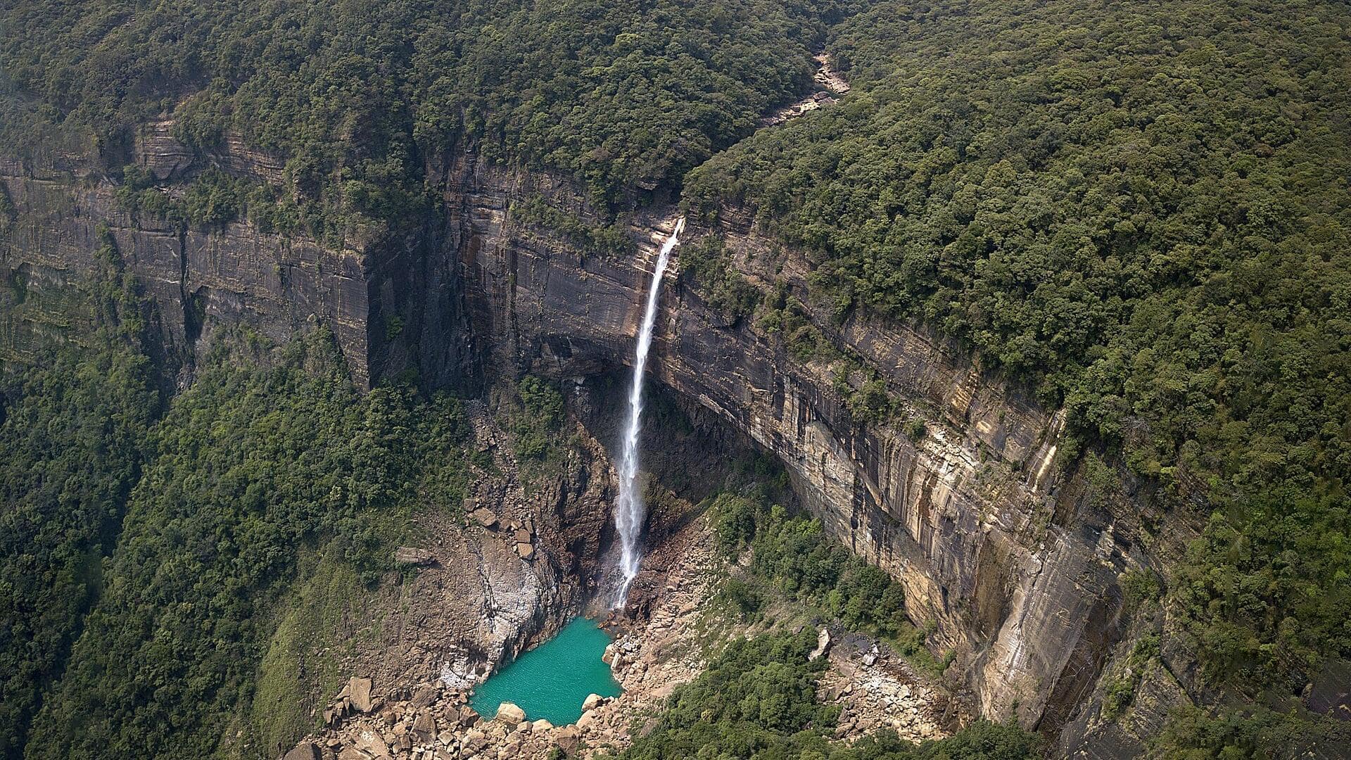 गर्मियों की छुट्टियों में घूमने की योजना है? भारत के इन ऊंचे झरनों का करें रुख