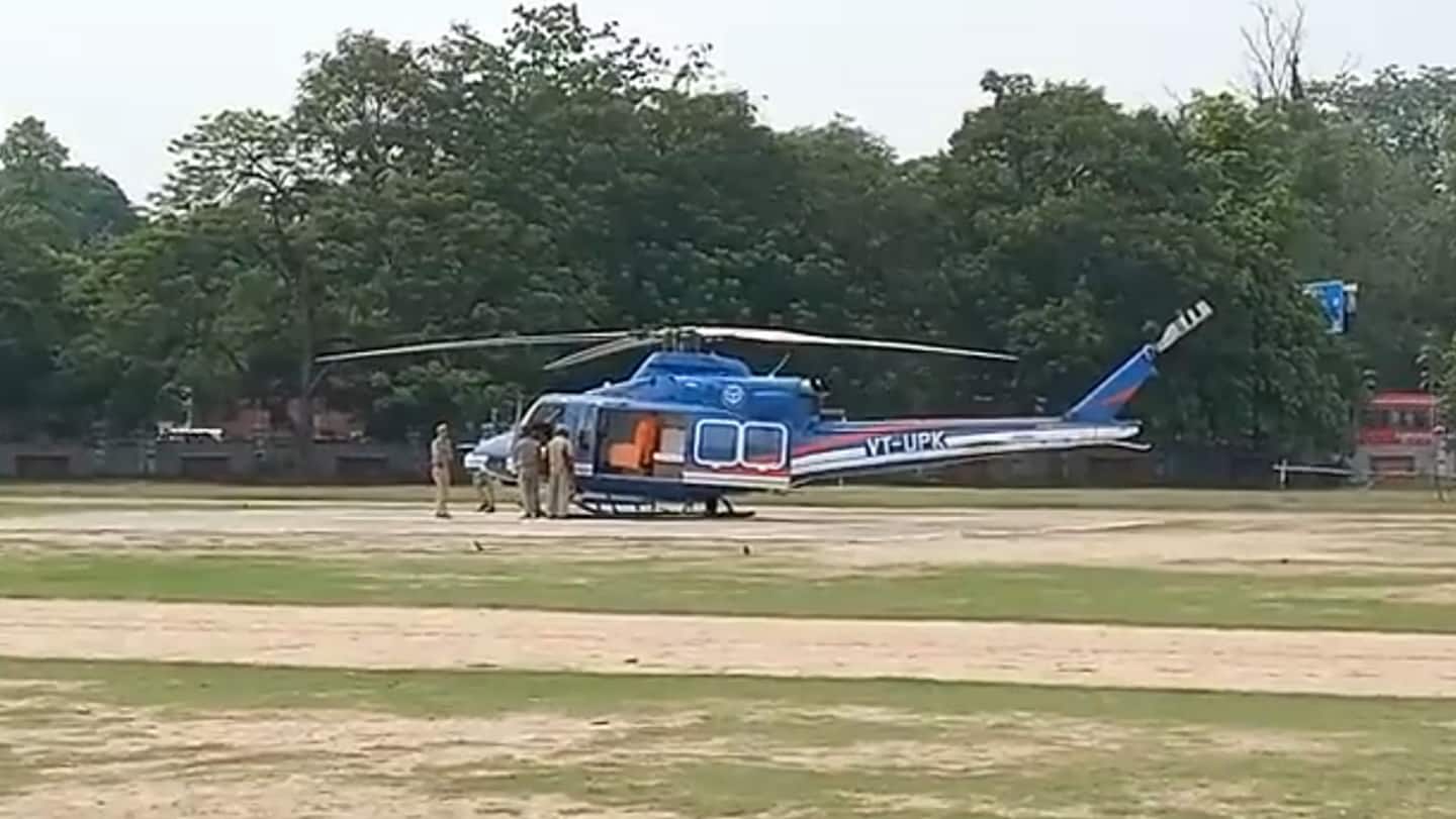 वाराणसी: पक्षी के टकराने के कारण मुख्यमंत्री योगी के हेलीकॉप्टर की इमरजेंसी लैंडिंग