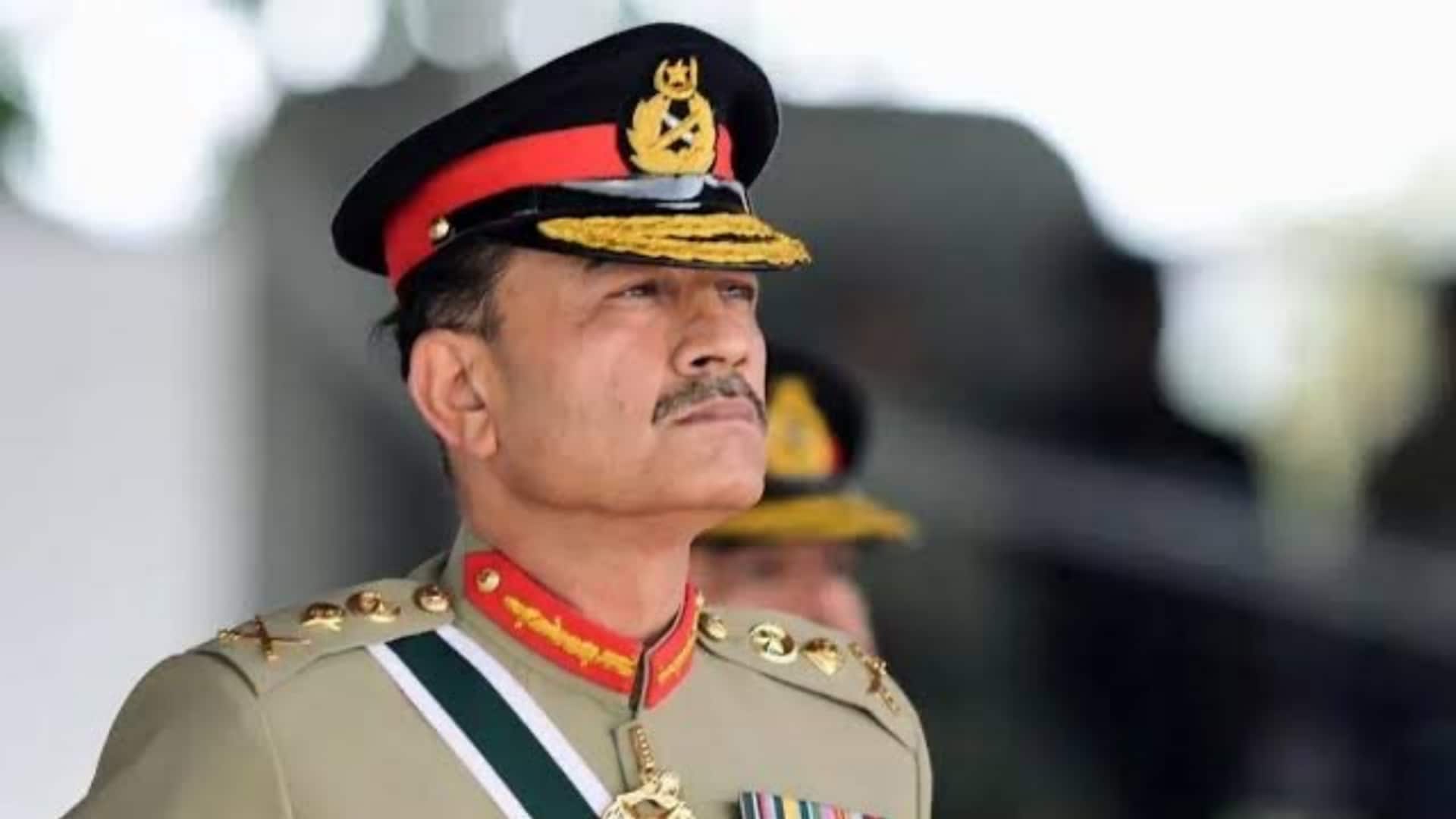 पाकिस्तान: 2 साल में 11,000 इंजीनियर और 5,000 डॉक्टरों ने देश छोड़ा, असीम मुनीर घिरे