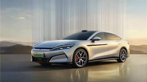 आधुनिक कारें आप पर रखती हैं नजर, जानिए कैसे सुरक्षित रखें अपना डाटा