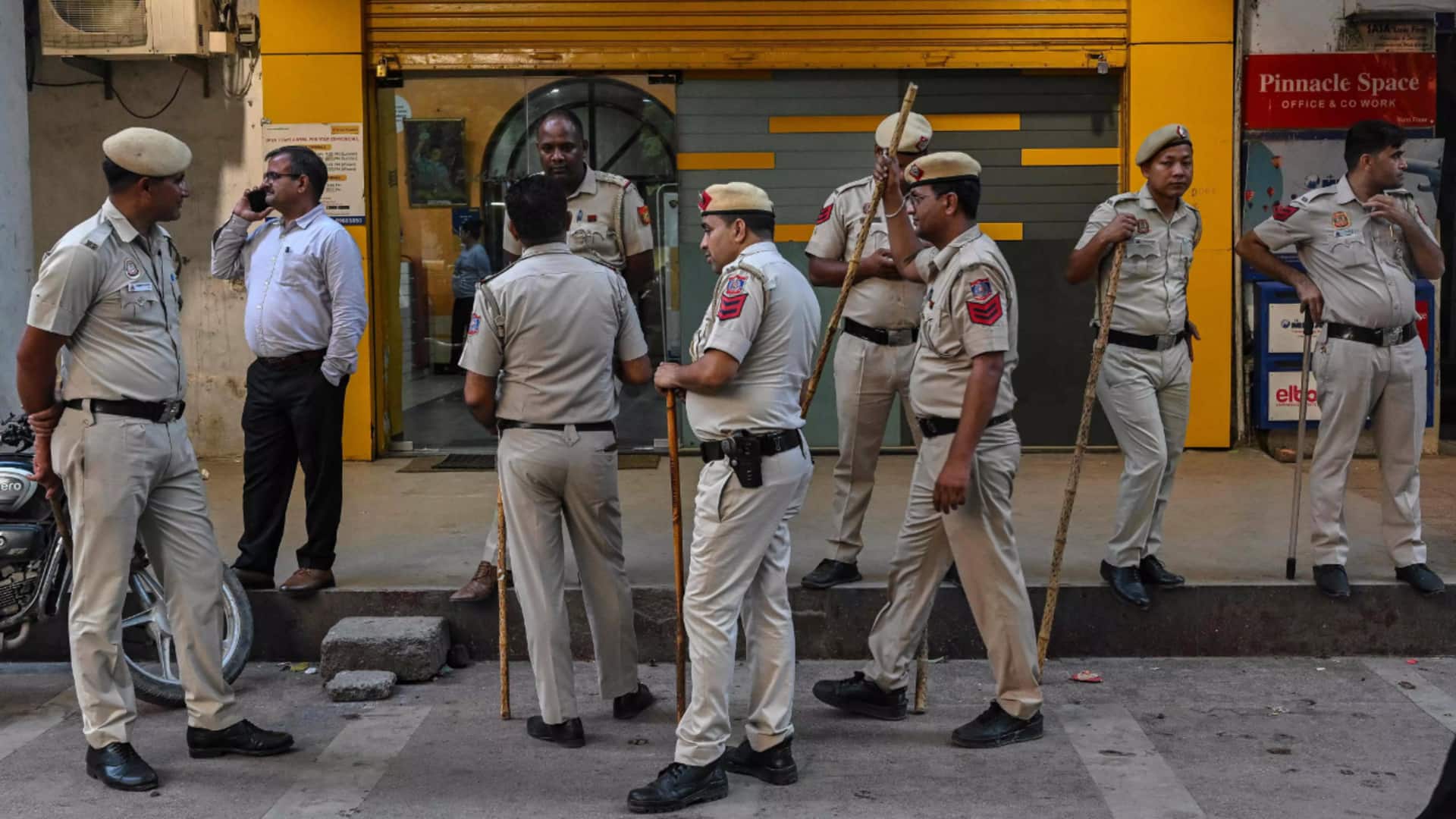 ग्रेटर नोएडा: 6 साल की बच्ची की हत्या का आरोपी एनकाउंटर में ढेर, पुलिसकर्मी घायल