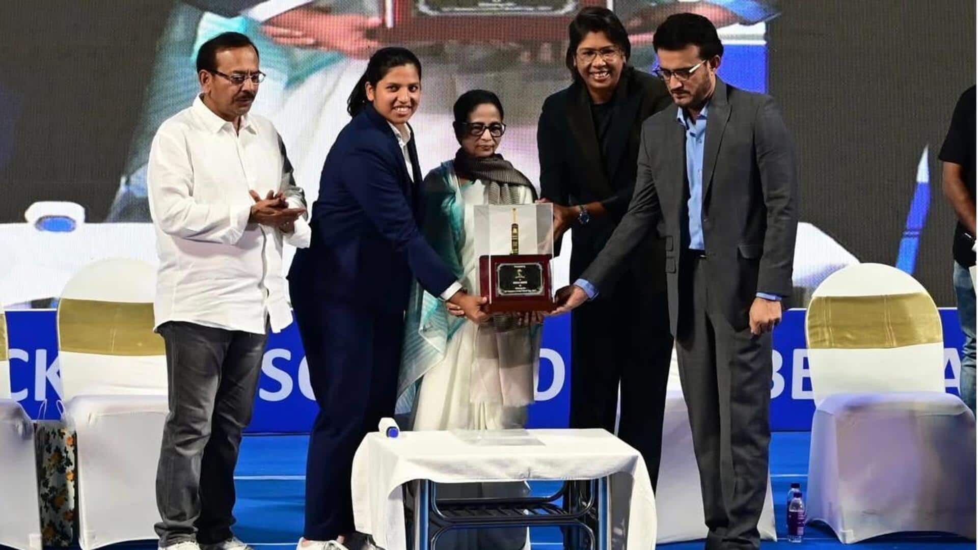 विश्व विजेता खिलाड़ी ऋचा घोष बनी DSP, ममता सरकार ने सौंपा अधिकारिक नियक्ति पत्र 