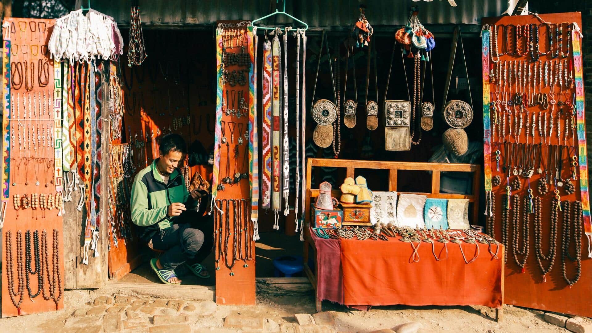 शिल्प बाजार में खरीदारी करते समय इन 5 तरीकों से करें मोलभाव