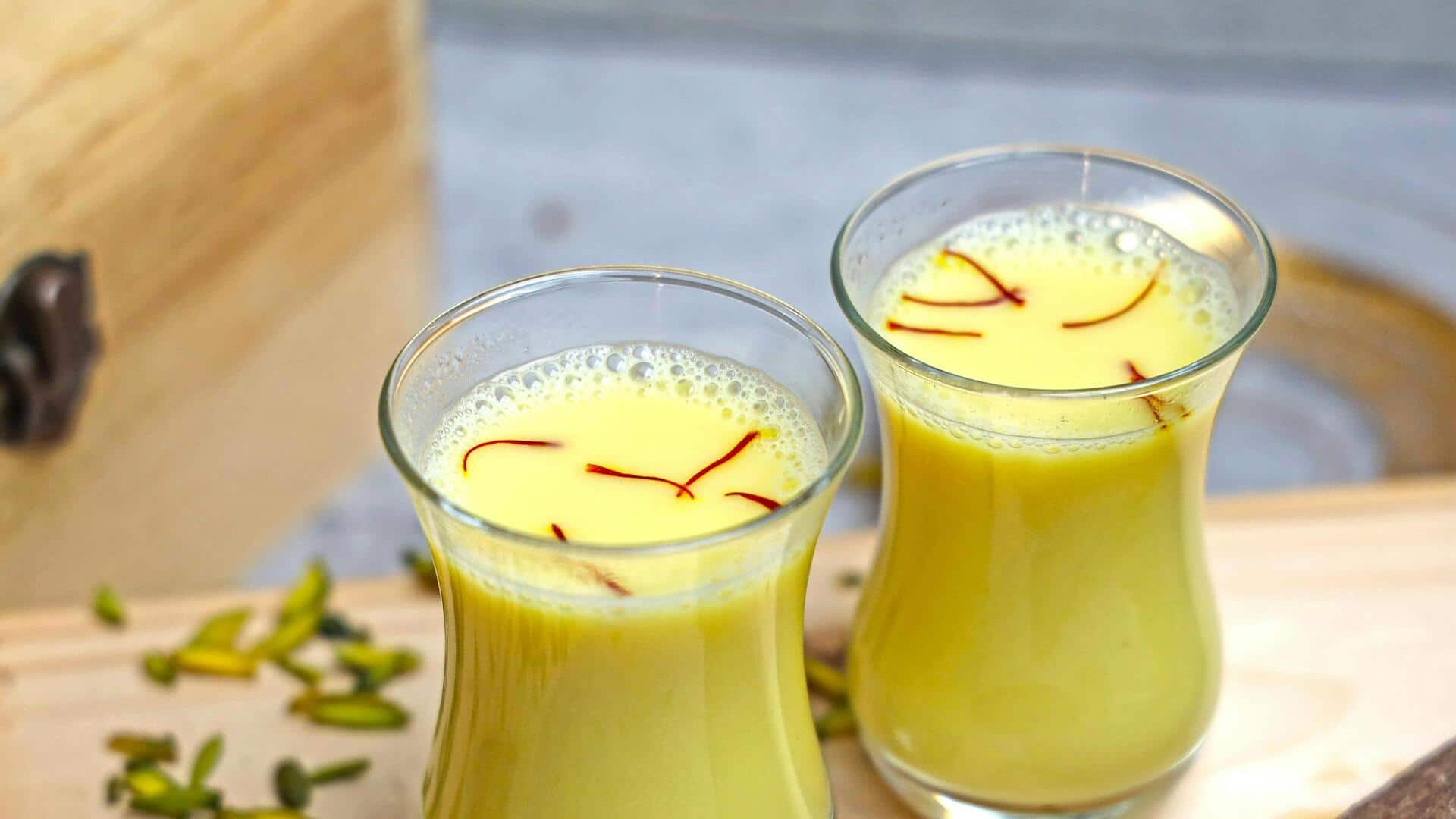 इन लोगों को नुकसान पहुंचा सकता है हल्दी वाला दूध, जानें कैसे इन लोगों को नुकसान पहुंचा सकता है हल्दी वाला दूध, जानें कैसे