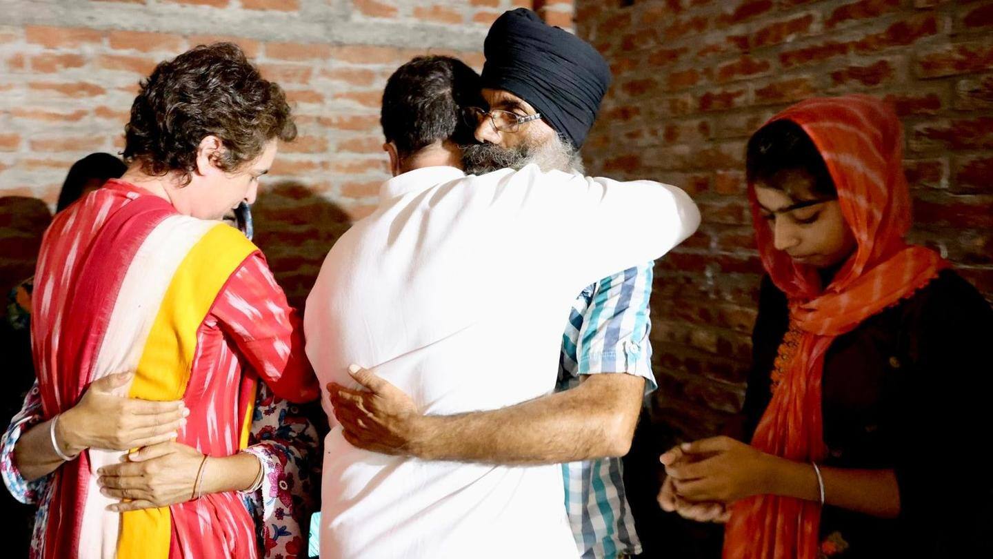 पीड़ित परिवारों से मिले राहुल और प्रियंका पीड़ित परिवारों से मिले राहुल और प्रियंका