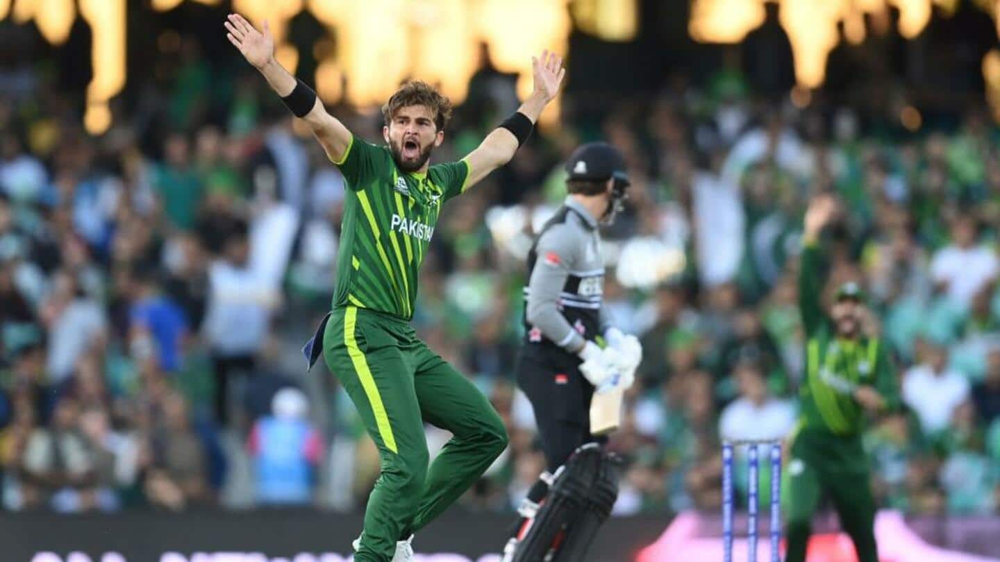 टी-20 विश्व कप, पहला सेमीफाइनल: न्यूजीलैंड ने पाकिस्तान को दिया 153 का लक्ष्य