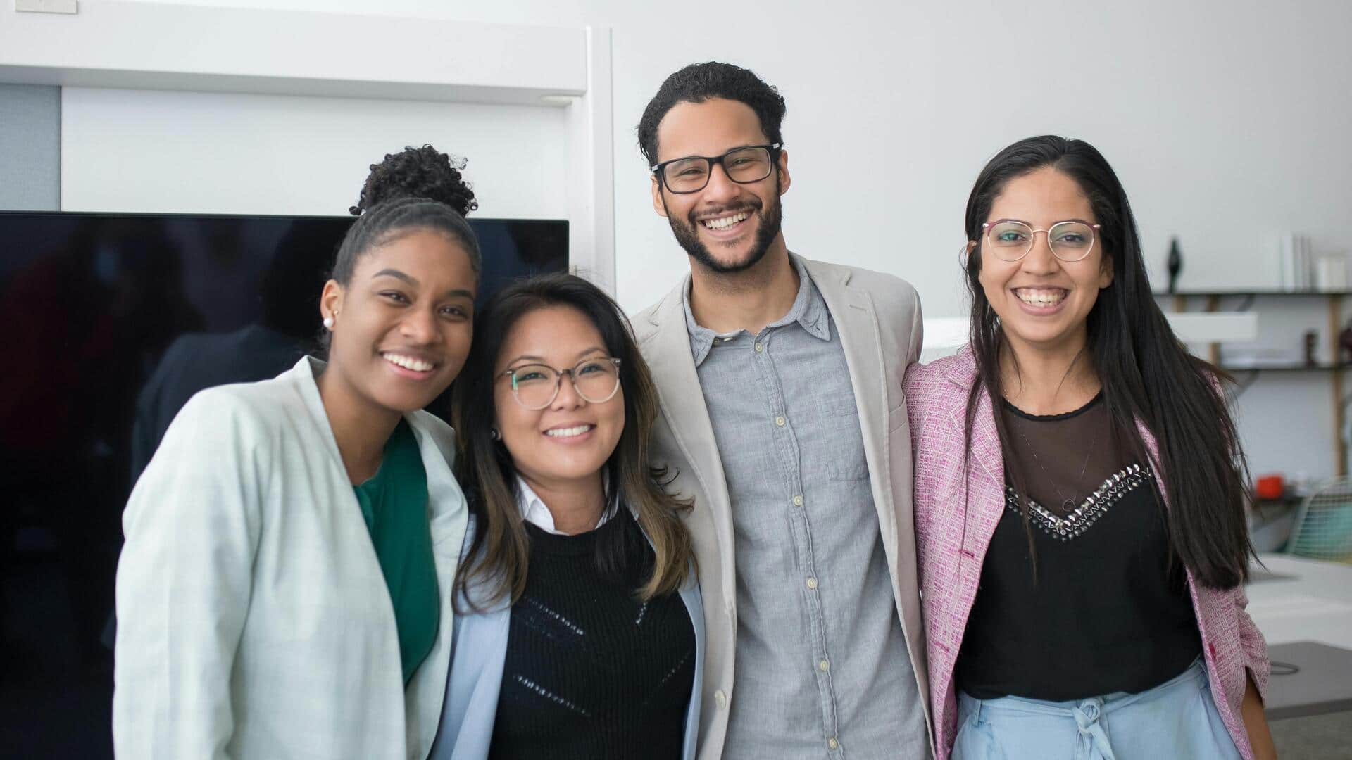 ऑफिस में आत्मविश्वास बढ़ाने के लिए अपनाएं ये 5 आसान तरीके