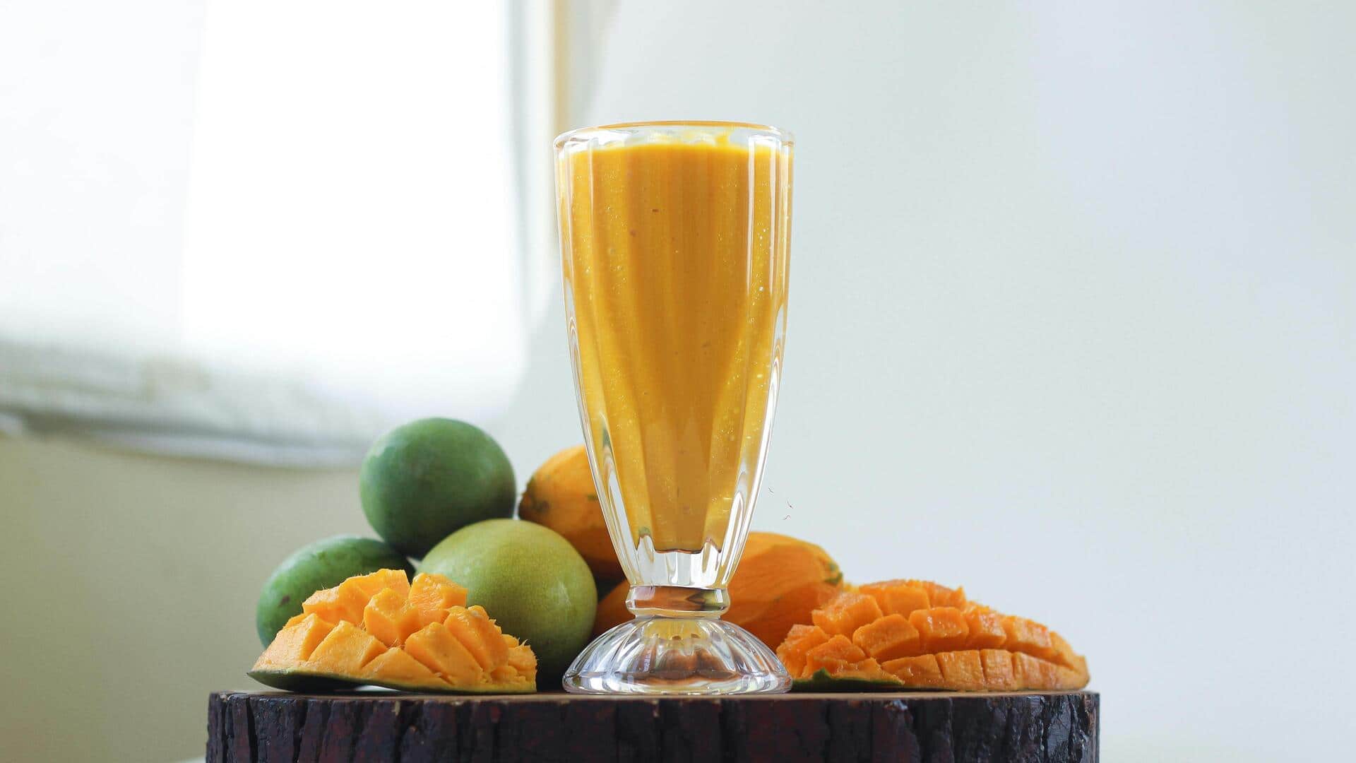 गर्मियों के दौरान वजन घटाने में मदद कर सकते हैं ये 5 शेक, जानिए रेसिपी