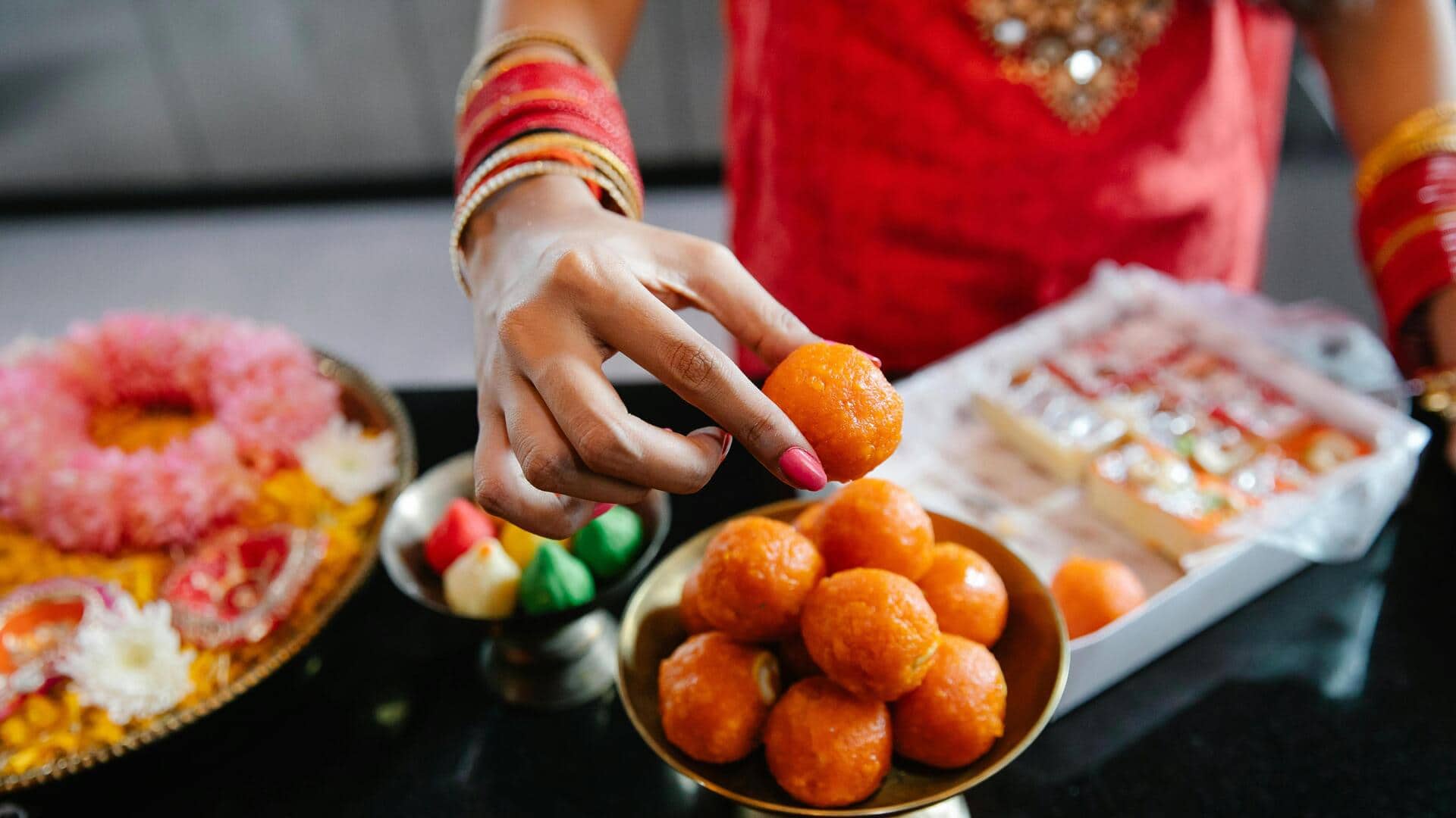 भारतीय मिठाइयों में चीनी की जगह इस्तेमाल करें ये सेहतमंद स्वीटनर, नहीं बढ़ेगा ब्लड शुगर
