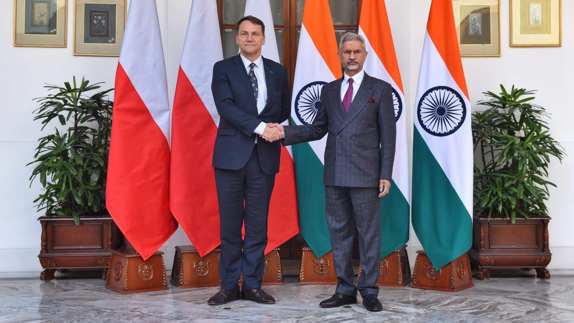 एस जयशंकर की पोलैंड से दो टूक, कहा- हमारे पड़ोस में आतंकवाद को बढ़ावा न दें