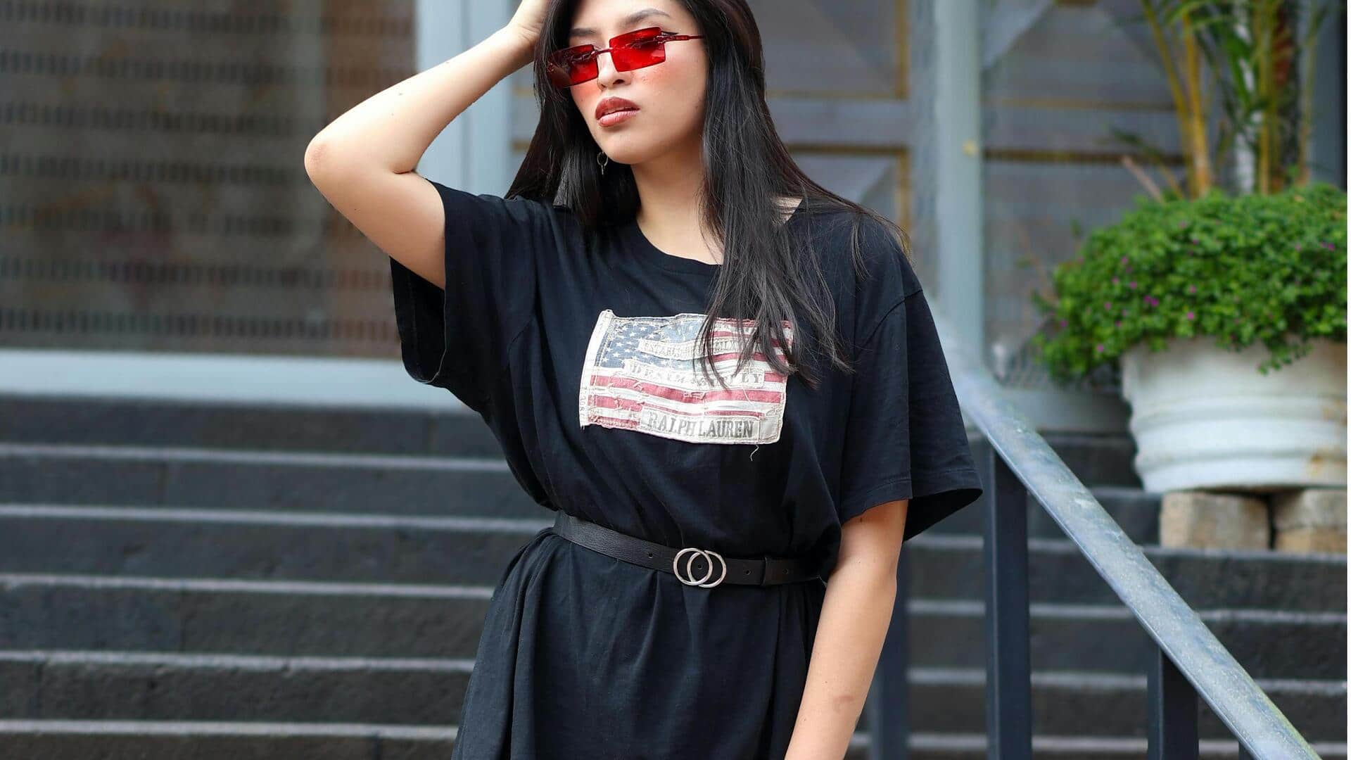 ओवरसाइज टी-शर्ट के साथ पहनें ये 5 तरह के बॉटम वियर, मिलेगा कूल लुक