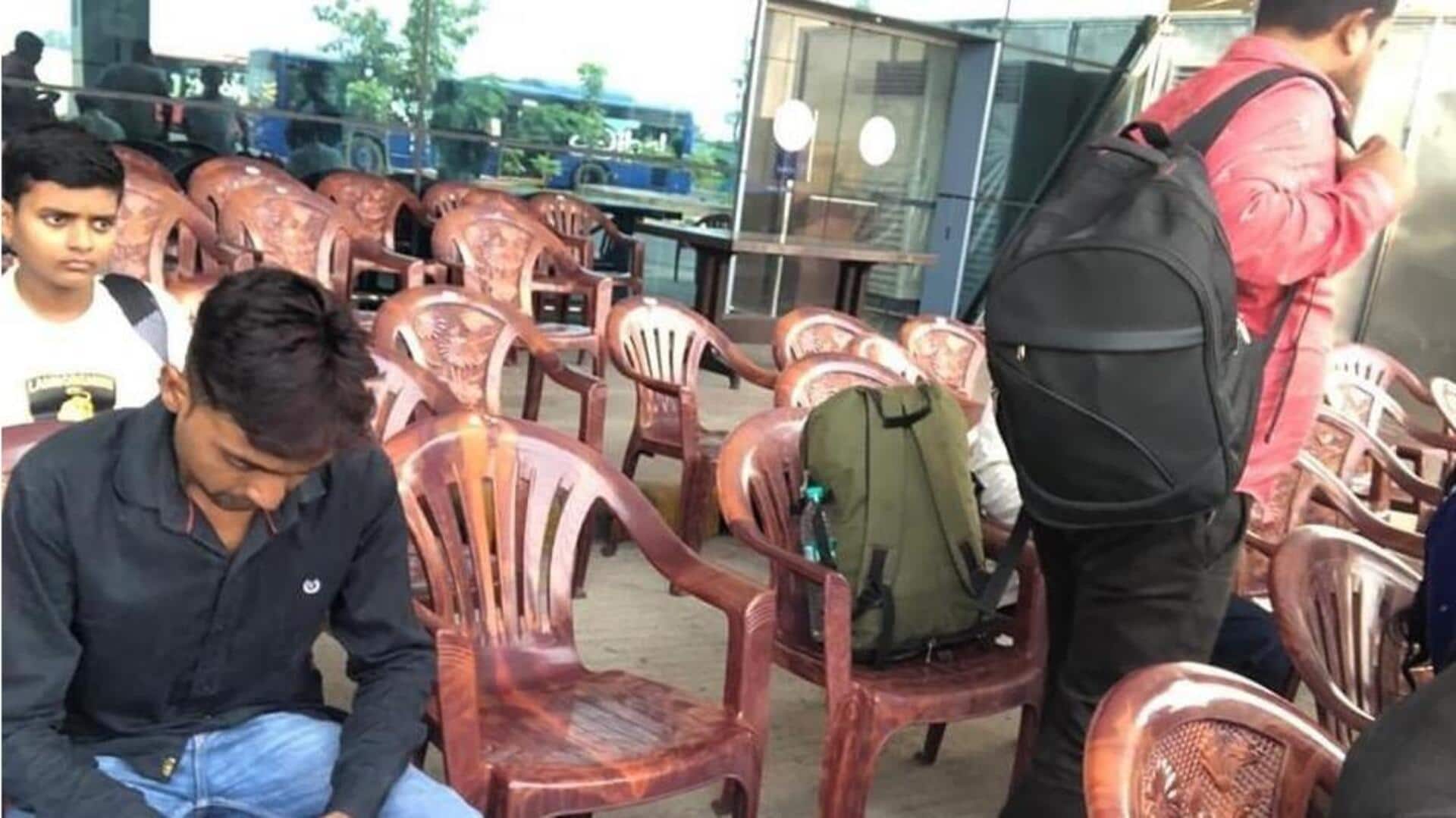बिहार: दरभंगा हवाईअड्डे पर यात्रियों के लिए लगी हैं प्लास्टिक की कुर्सियां, तस्वीरें वायरल