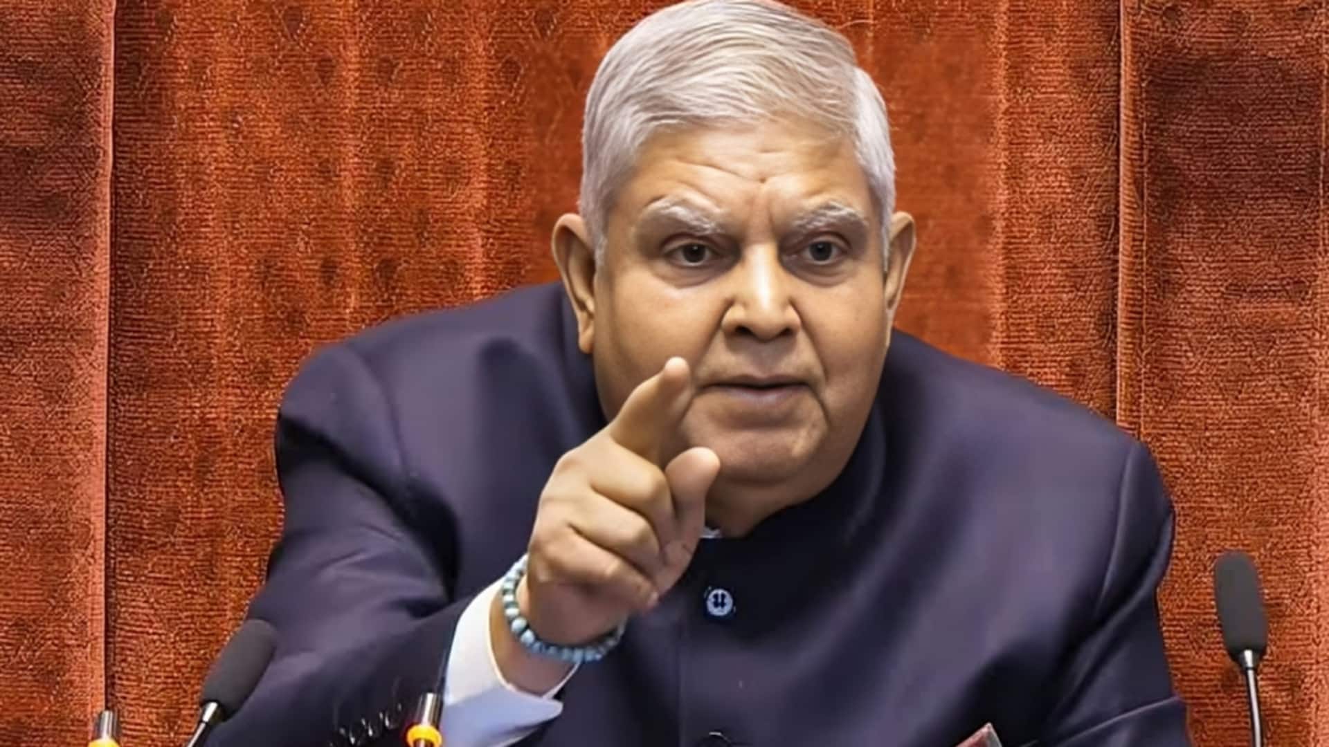 राष्ट्रपति द्रौपदी मुर्मू ने जगदीप धनखड़ का इस्तीफा स्वीकार किया राष्ट्रपति द्रौपदी मुर्मू ने जगदीप धनखड़ का इस्तीफा स्वीकार किया