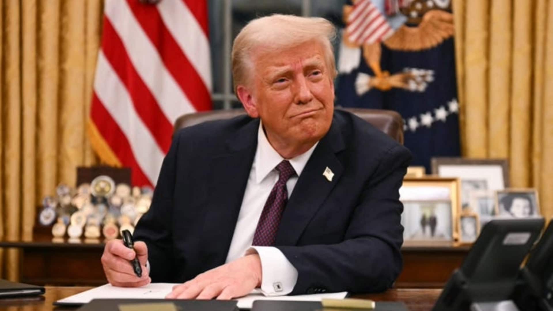 सुप्रीम कोर्ट की रोक के बावजूद डोनाल्ड ट्रंप ने कैसे लगाया 10 प्रतिशत टैरिफ?