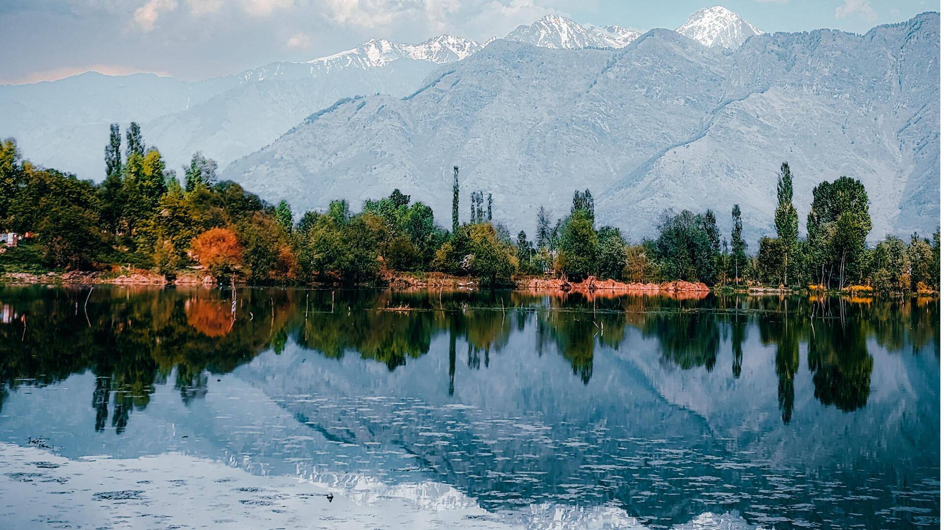 पहली बार कश्मीर घूमने जा रहे हैं? जानिए यात्रा से जुड़ी ये 5 महत्वपूर्ण बातें
