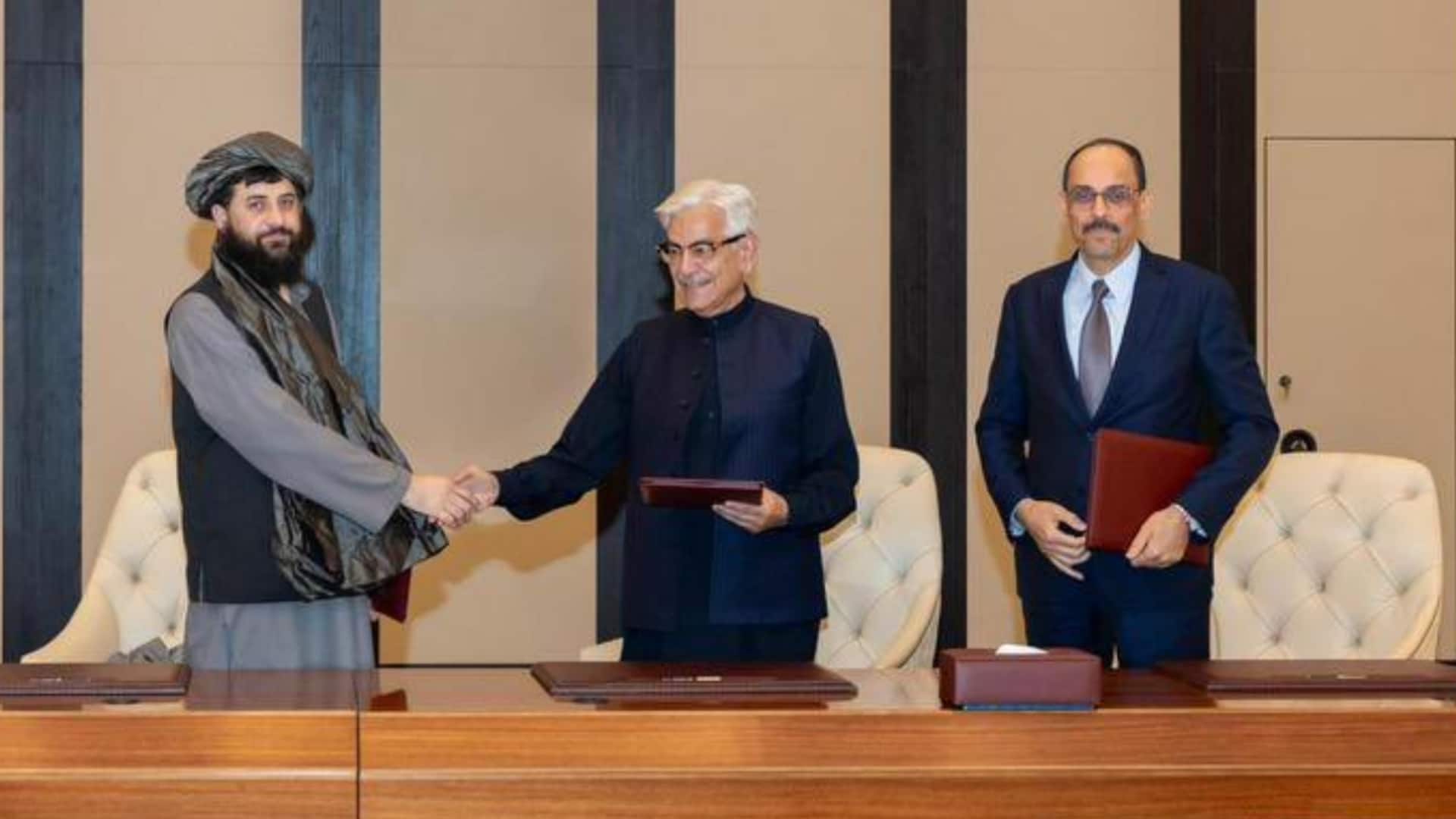 पाकिस्तान और अफगानिस्तान तत्काल युद्धविराम पर हुए सहमत, कतर और तुर्की ने की मध्यस्थता पाकिस्तान और अफगानिस्तान तत्काल युद्धविराम पर हुए सहमत, कतर और तुर्की ने की मध्यस्थता