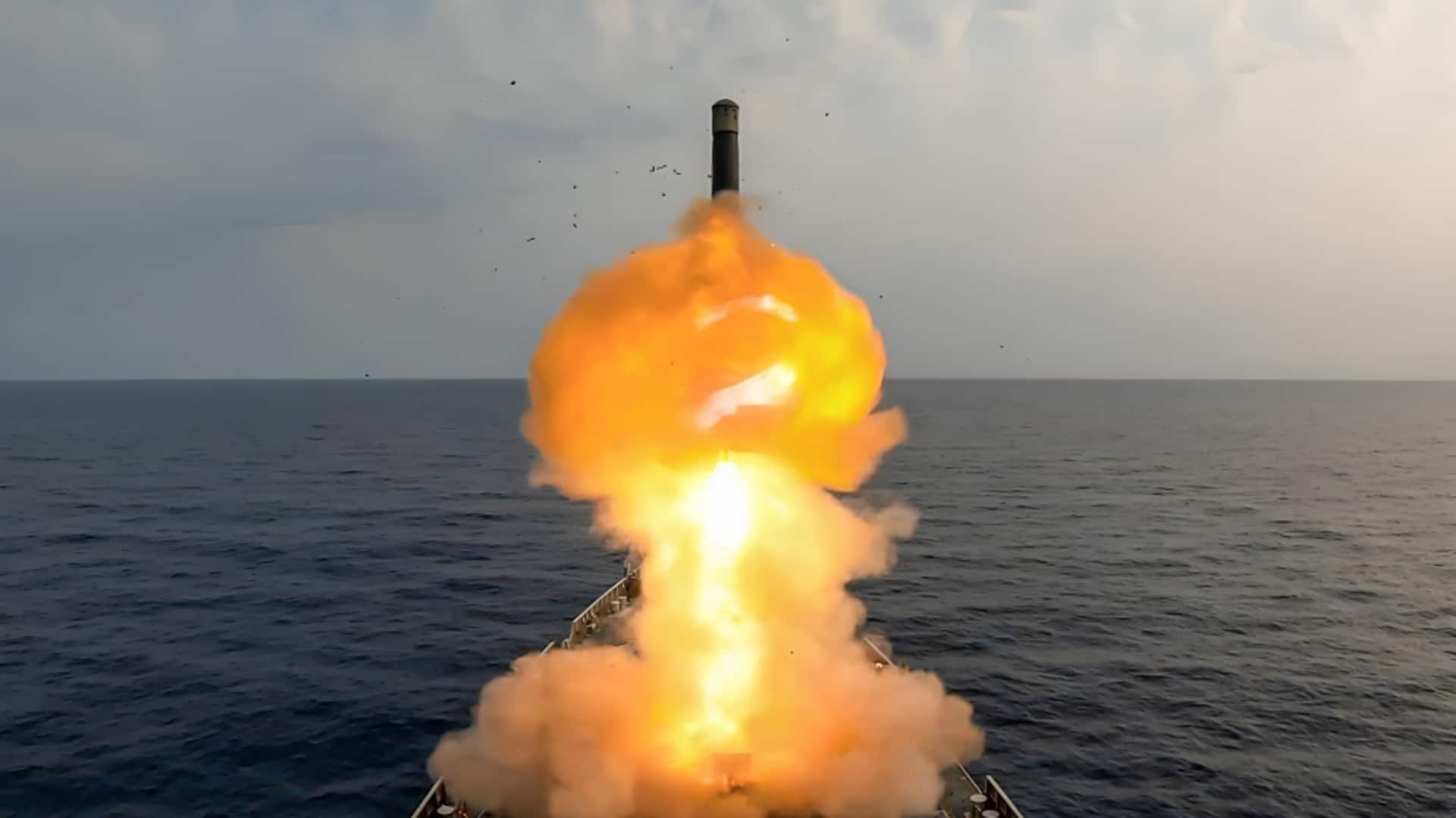 ईरान में अमेरिका और इजरायली हमलों के दौरान अब तक 555 लोग मारे गए