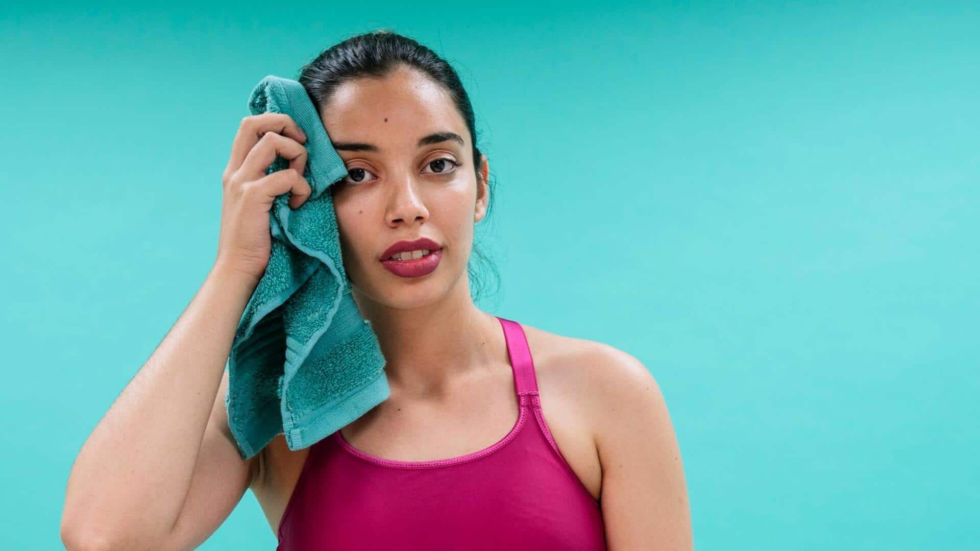 पसीने से तुरंत घट जाता है वजन? जानिए पसीना आने से जुड़े 4 आम भ्रम