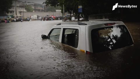 बारिश के मौसम में गाड़ी चलाते वक्त बरतें ये सावधानियां, रहेंगे सुरक्षित