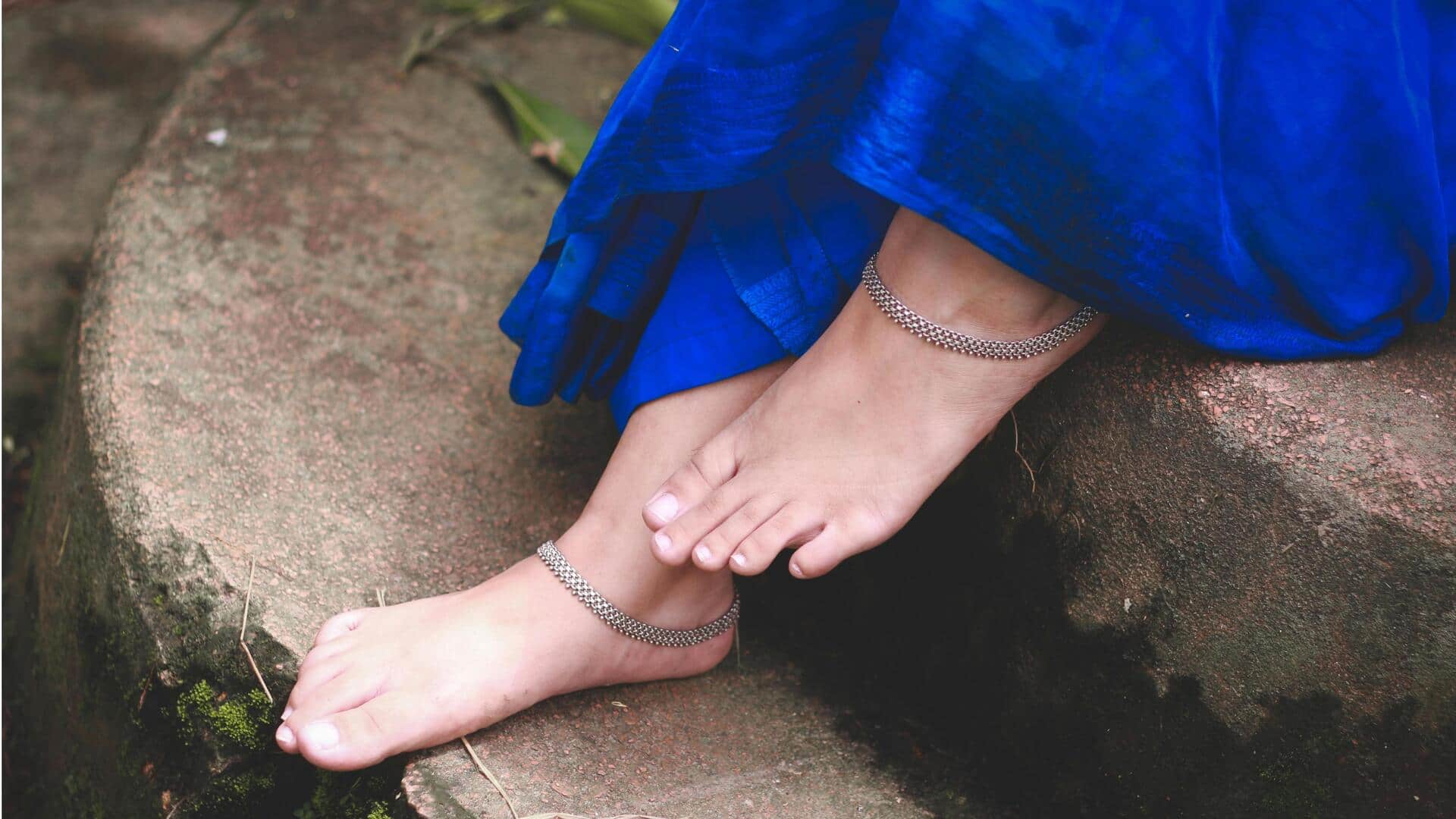 अपने पारंपरिक परिधानों के साथ पहनें ये 4 तरह की पायल, सुंदरता में लगेंगे चार चांद