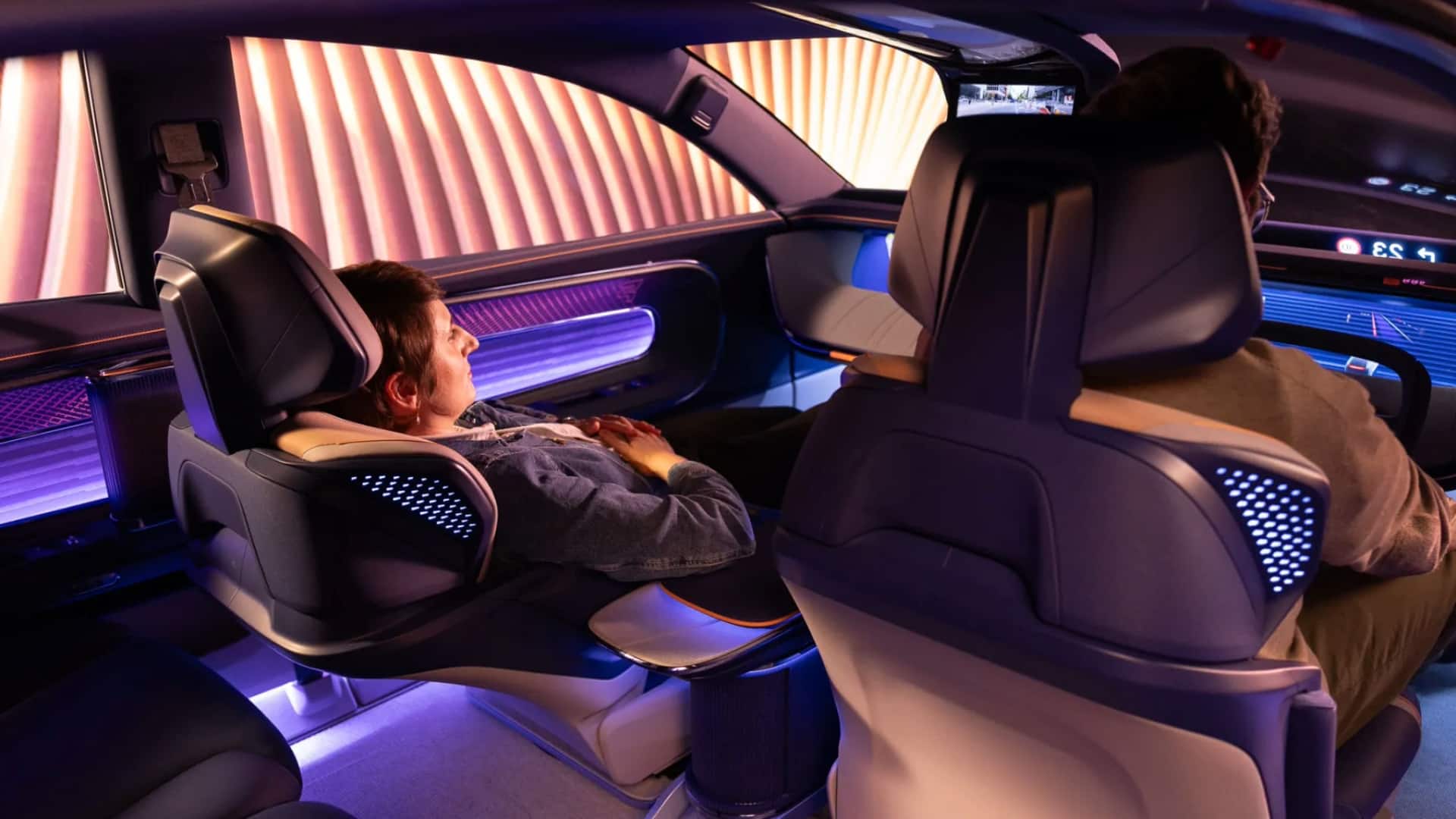 कारों में कितनी उपयोगी हैं पावर्ड फ्रंट सीट्स? जानिए कैसे करती हैं काम 